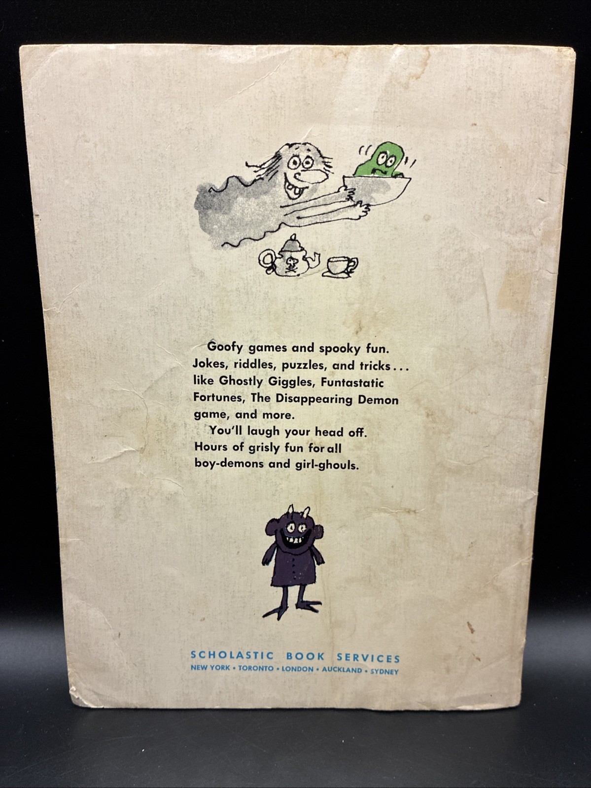 Ghostly Fun by Ann McGovern Scholastic Book Services 1970 1st Printing Spooky