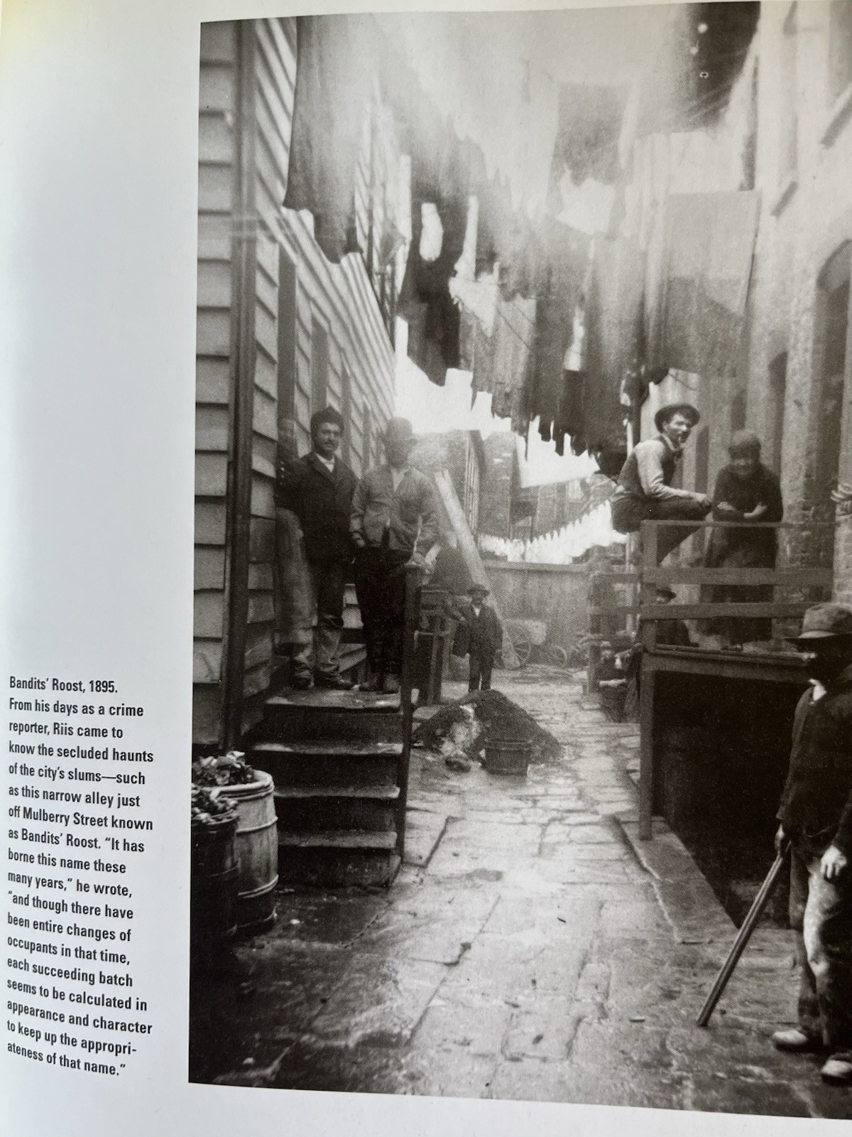New York An Illustrated History by James Sanders & Ric urns