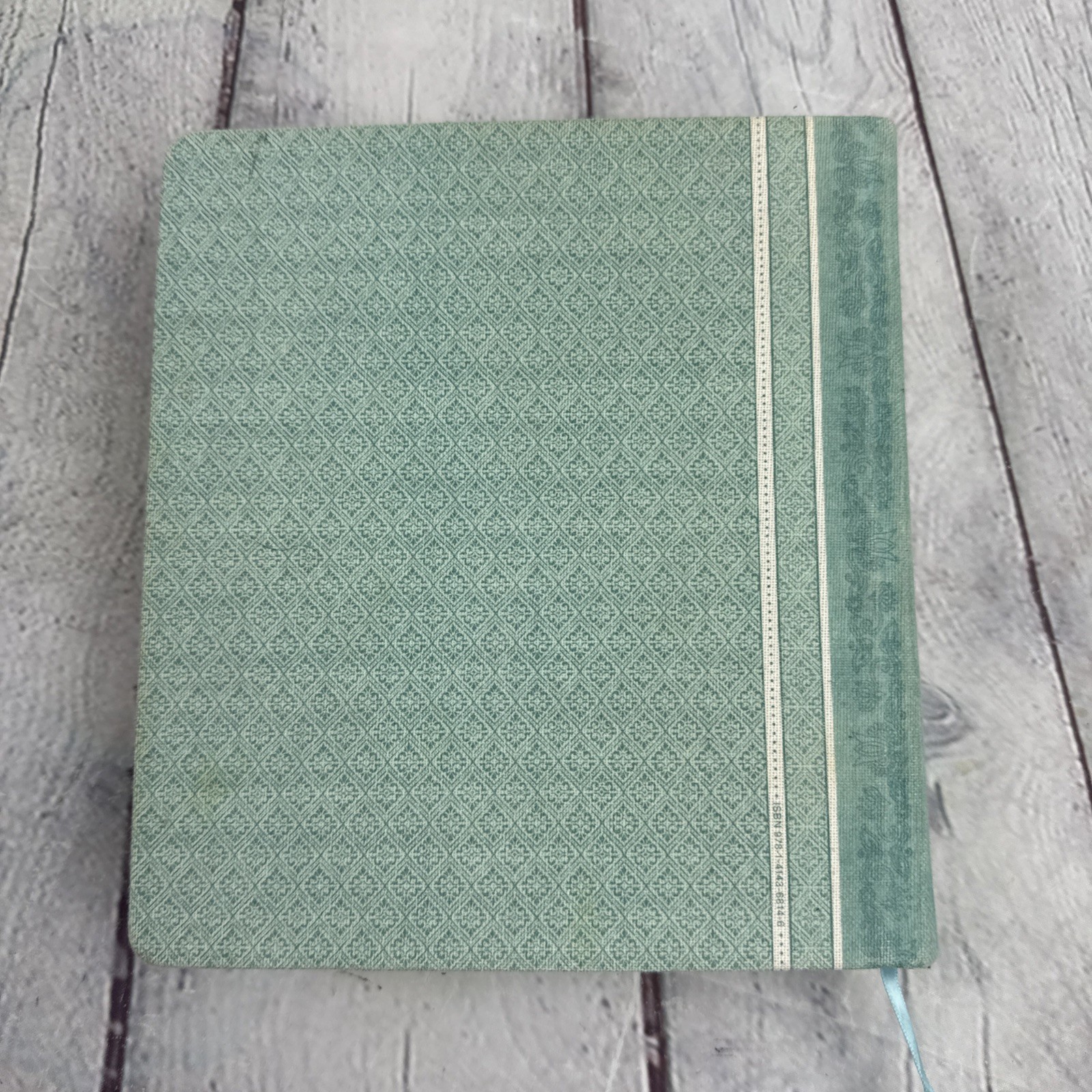 Thrive : A Journaling Devotional Bible for Women by Sheri Rose Shepherd…