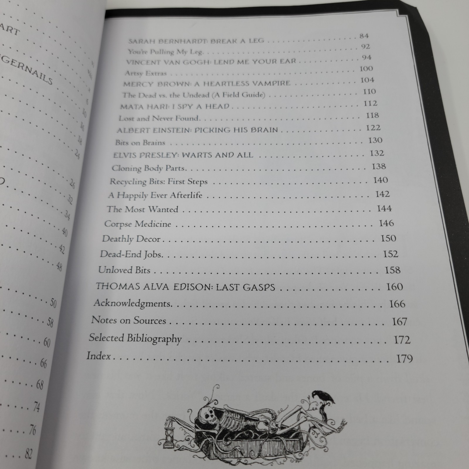 THEY LOST THEIR HEADS Book Carlyn Beccia 2018 Scholastic Paperback