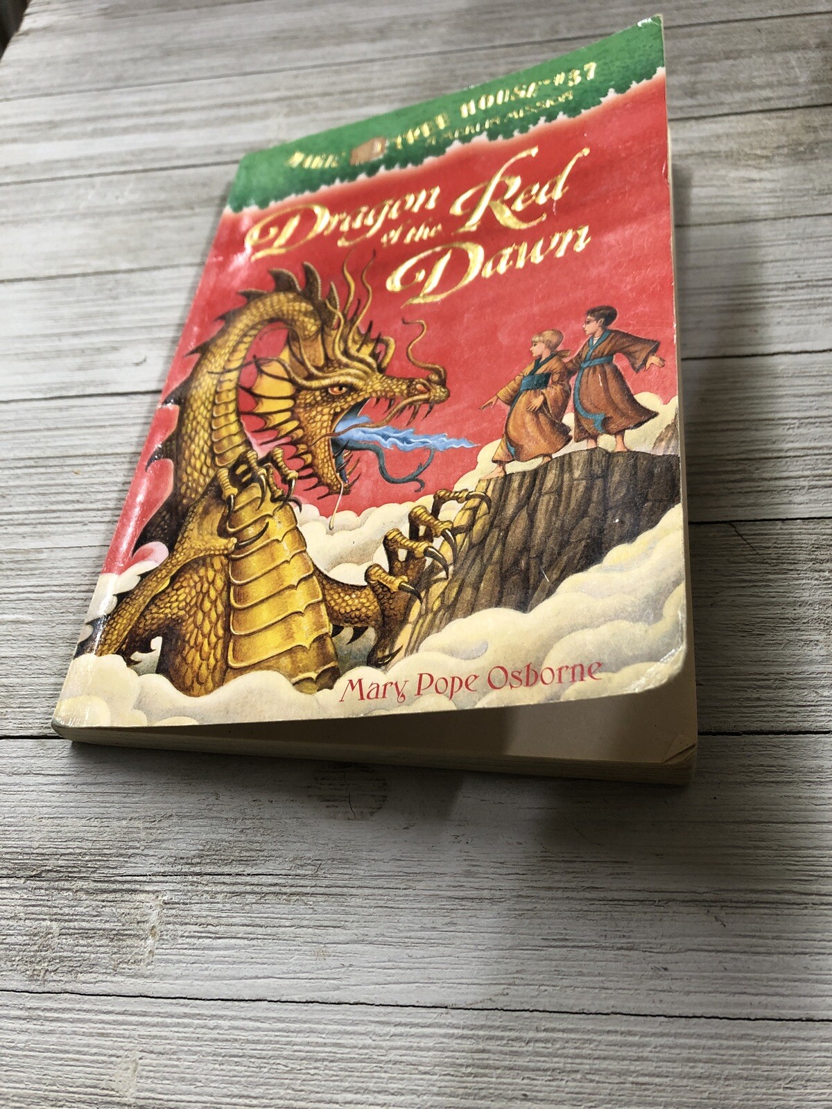 Dragon of the Red Dawn (Magic Tree House (R) Merlin Mission) – Ships Free