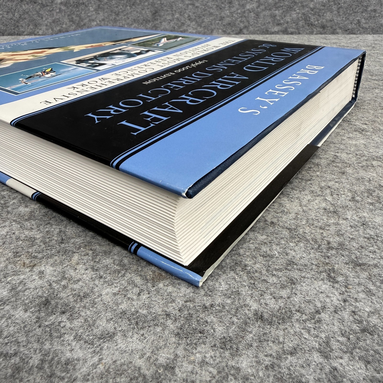 Brassey’s World Aircraft & Systems Directory 1999/2000 Edition Michael Taylor HC