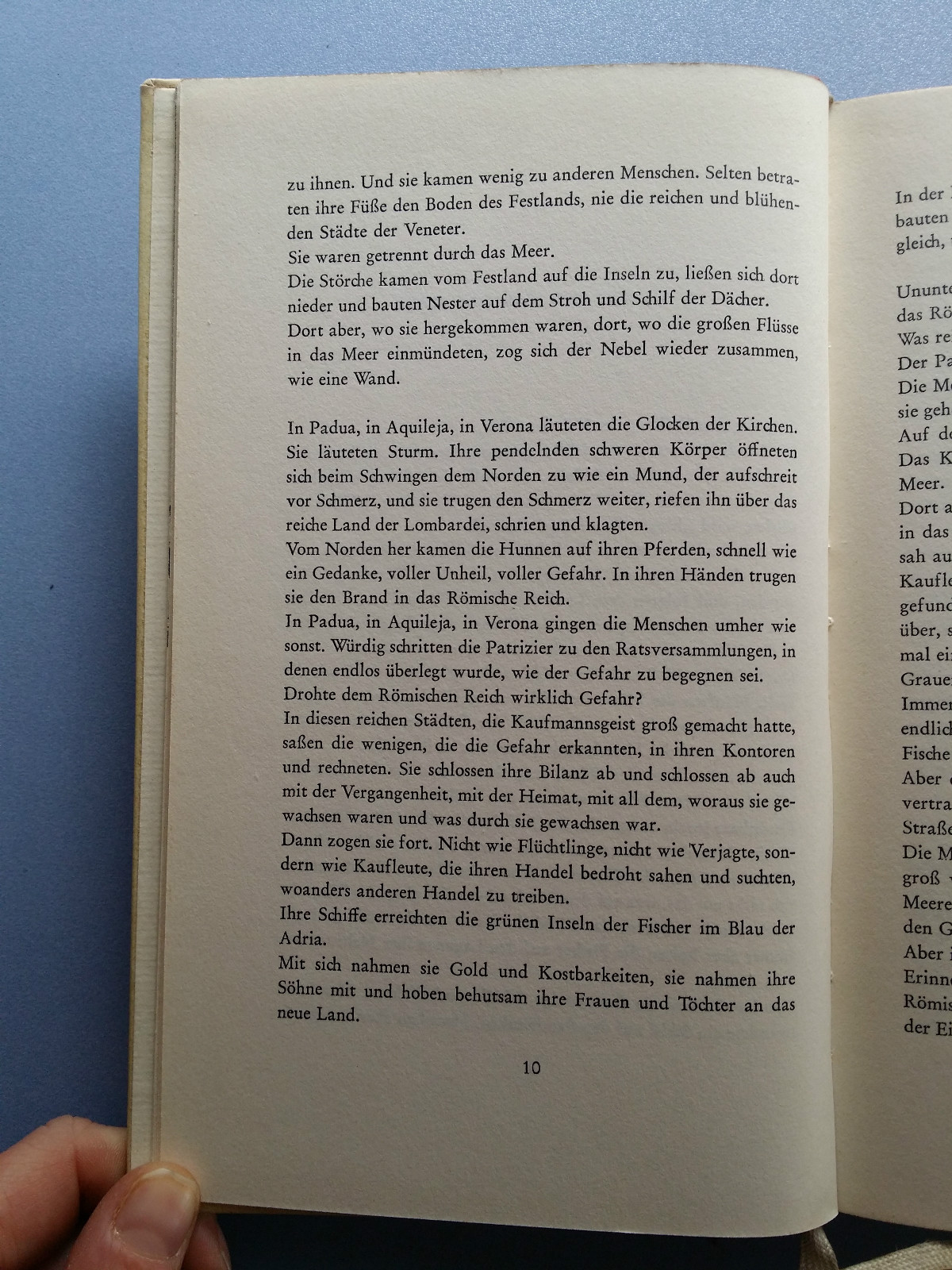 Queen of the Seas Novel of a City Marianne Langewiesch 1953 274 Pages