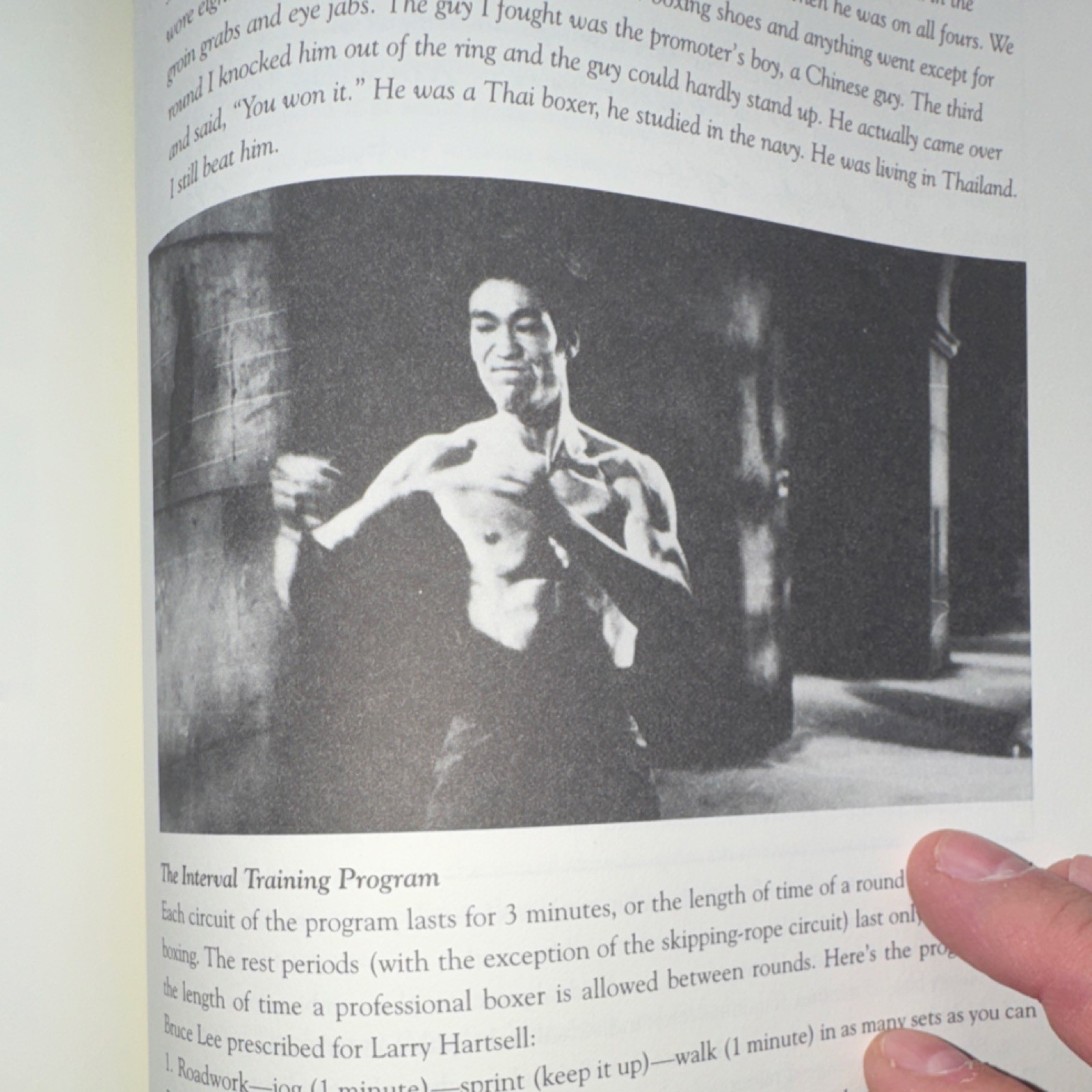 Bruce Lee The Art of Expressing the Human Body Bruce Lee Paperback Martial Arts