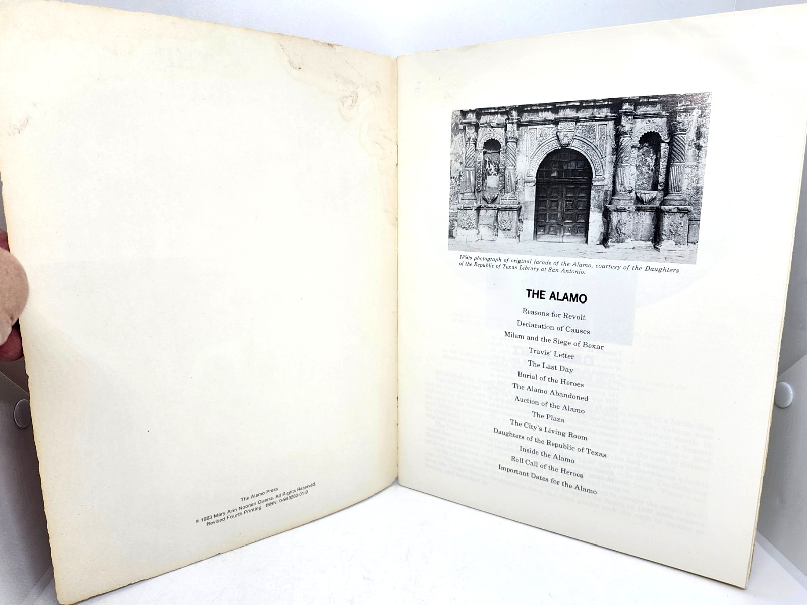 THE ALAMO by MARY NOONAN GUERRA SOFTCOVER BOOK (1983) THE ALAMO PRESS ~ 34 PAGES