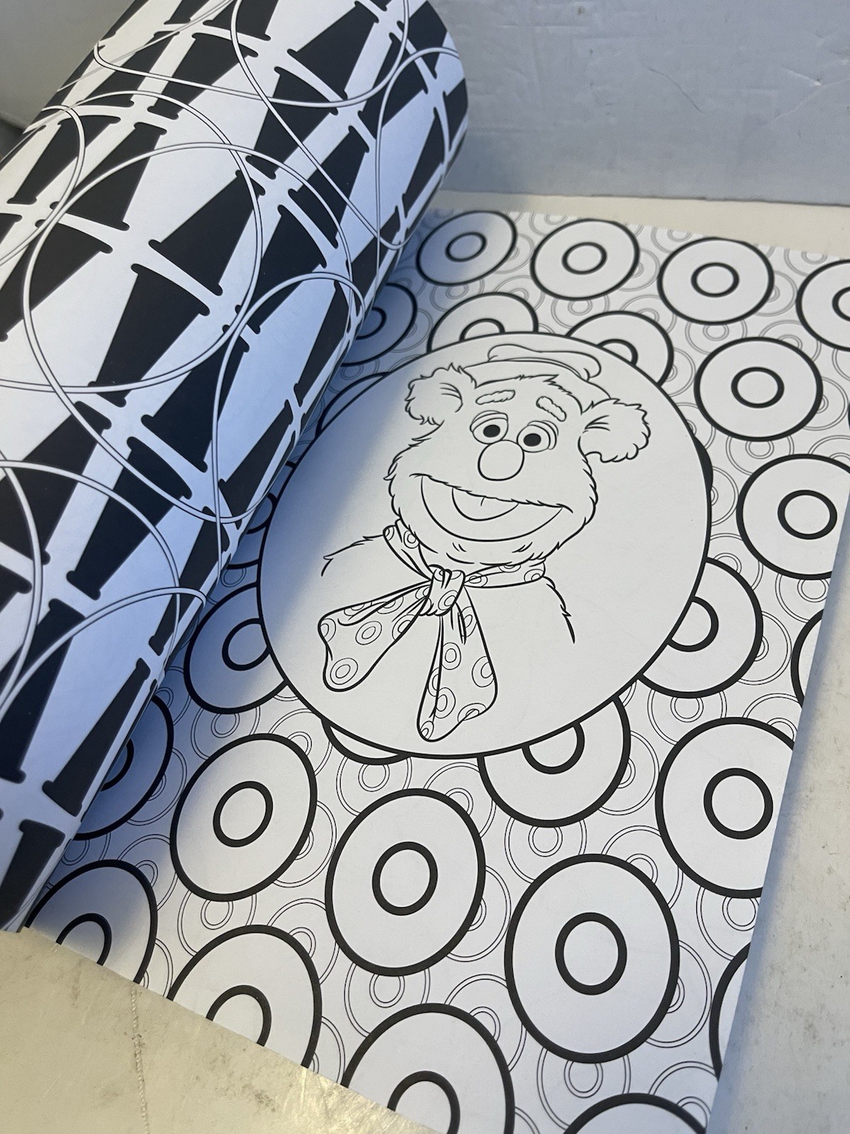 Art of Coloring: Muppets : 100 Images to Inspire First Edition Paperback 2017