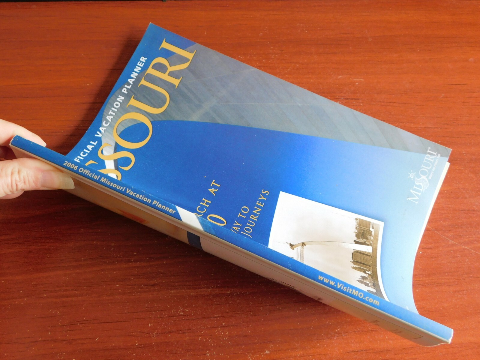 2006 Official Vacation Planner: Missouri – The Arch at 40 years
