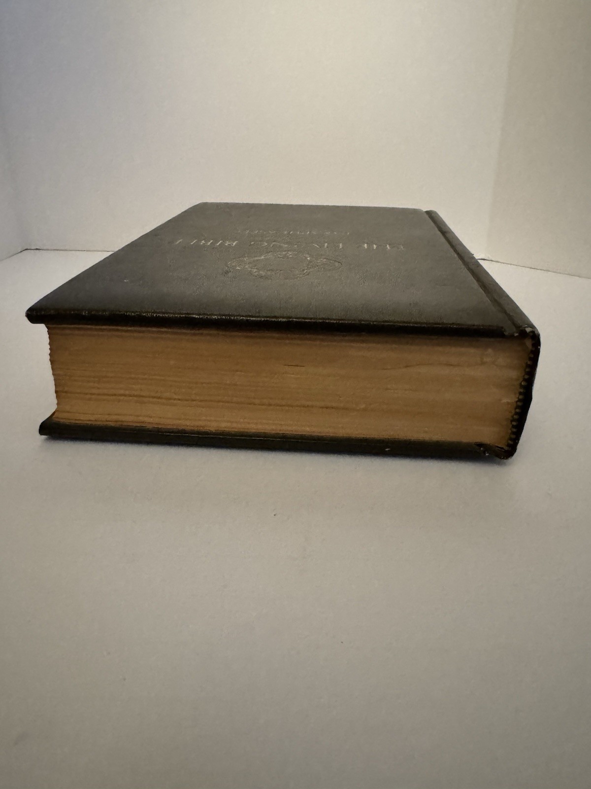 Vintage 1973 The Living Bible Paraphrased Hardcover Tyndale Christian Scripture