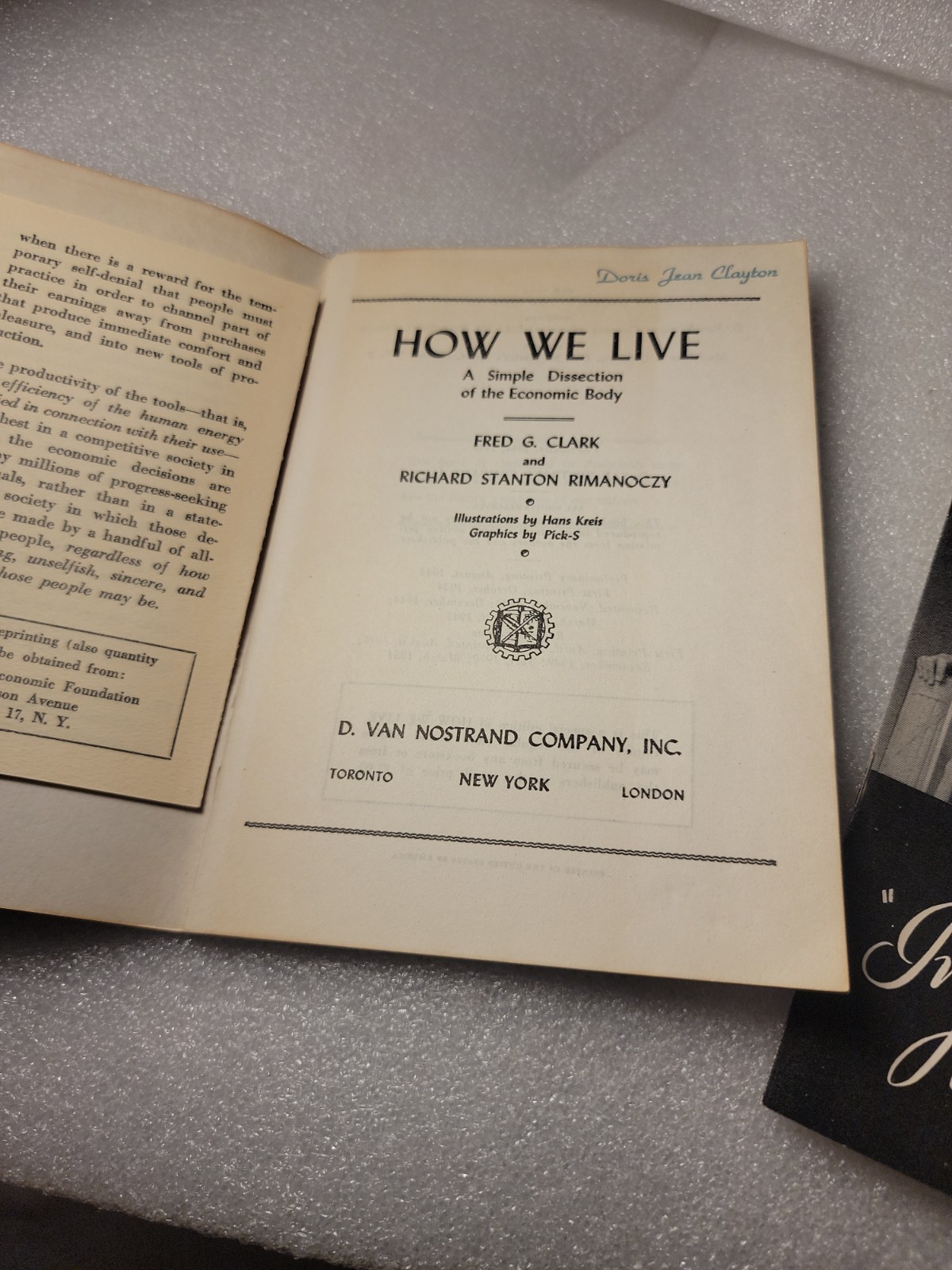 1949 HOW WE LIVE A SIMPLE DISSECTION OF THE ECONOMIC BODY FRED CLARK