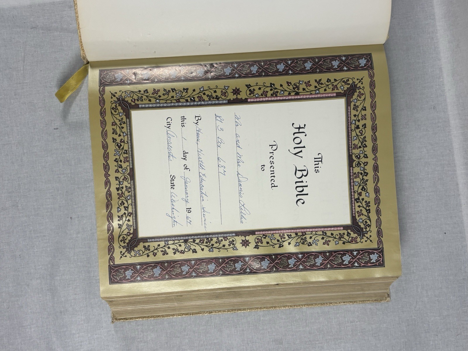 Vintage KJV Heirloom Family Holy Bible Red Letter Edition Large Family Bible