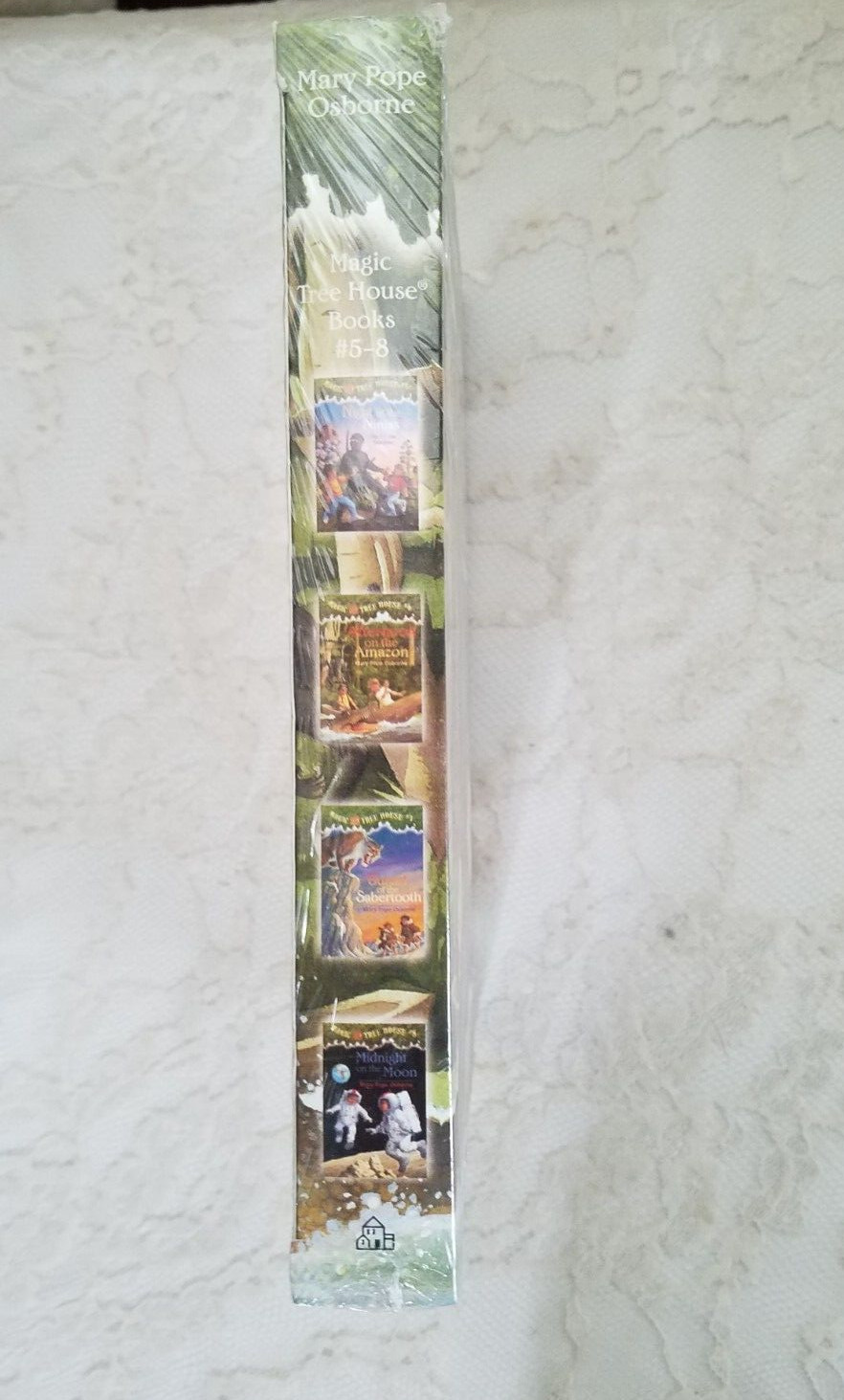 Magic Tree House BOXED SET of Paperbacks 5-8 in Slipcase (0375822666)