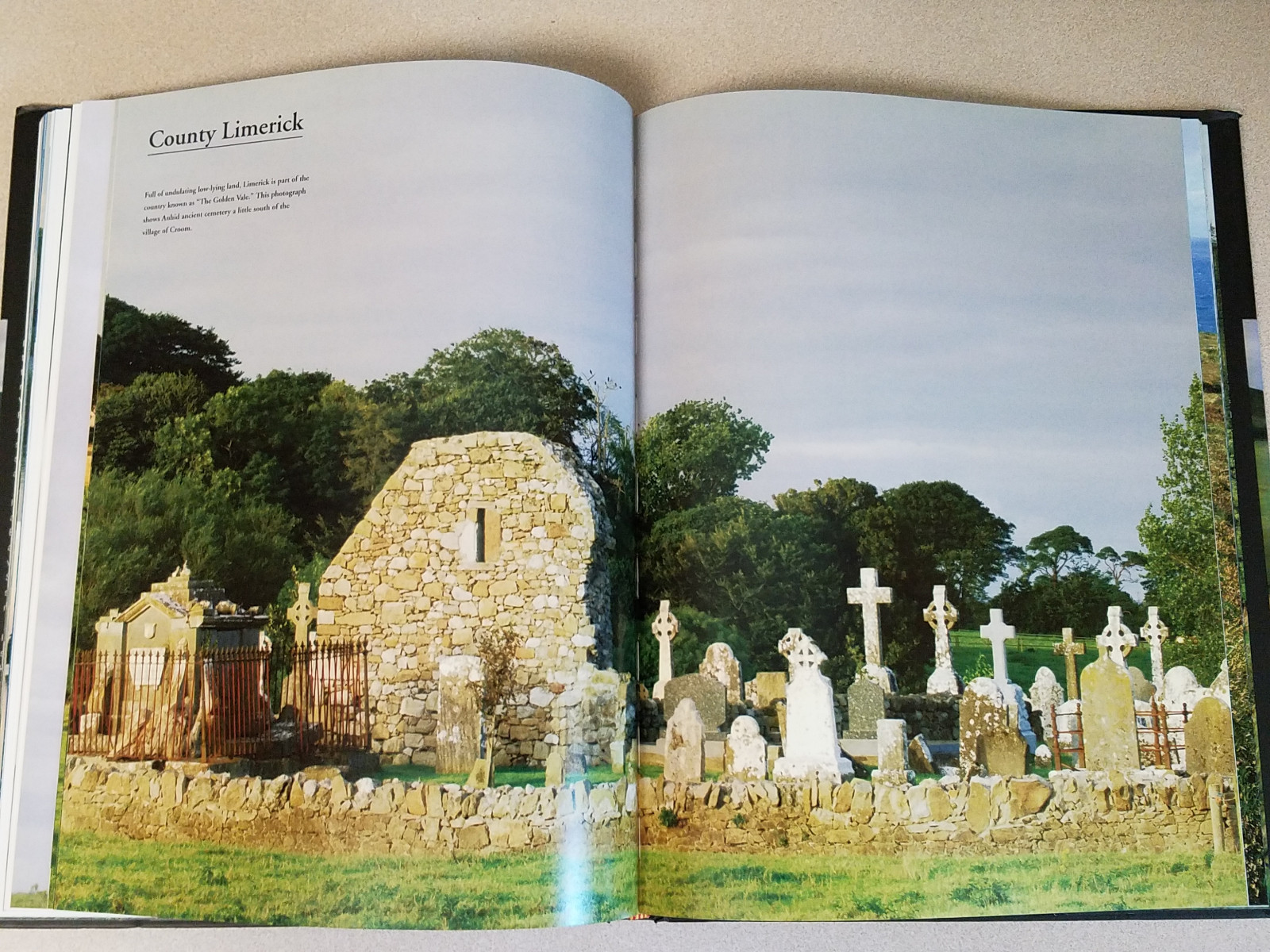 Ireland A Photographic Journey By Emma Howard Photo’s By David Lyons HC Book