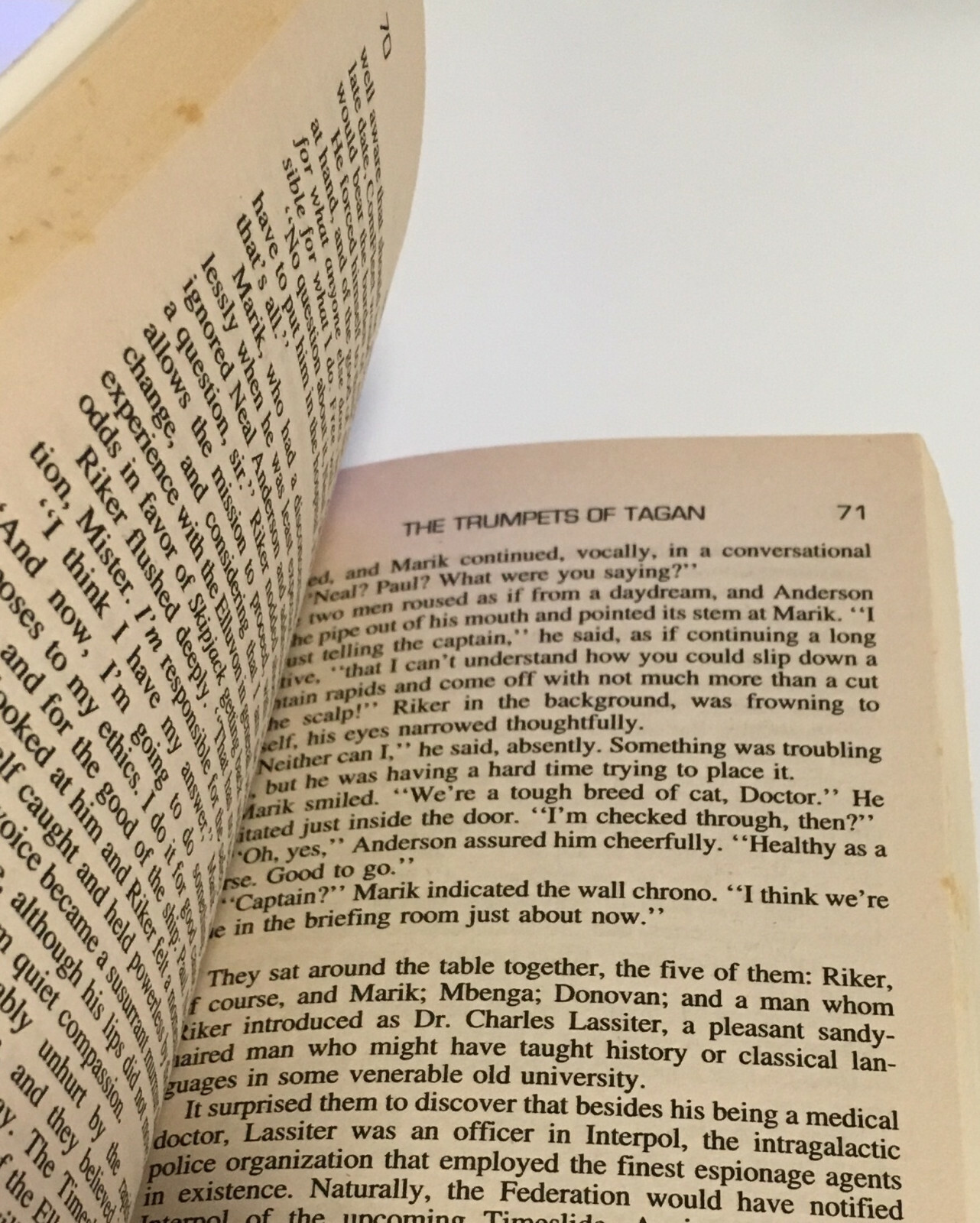 The Trumpets of Tagan – Simon Lang (Paperback, 1992) Very Good Condition Sci-Fi