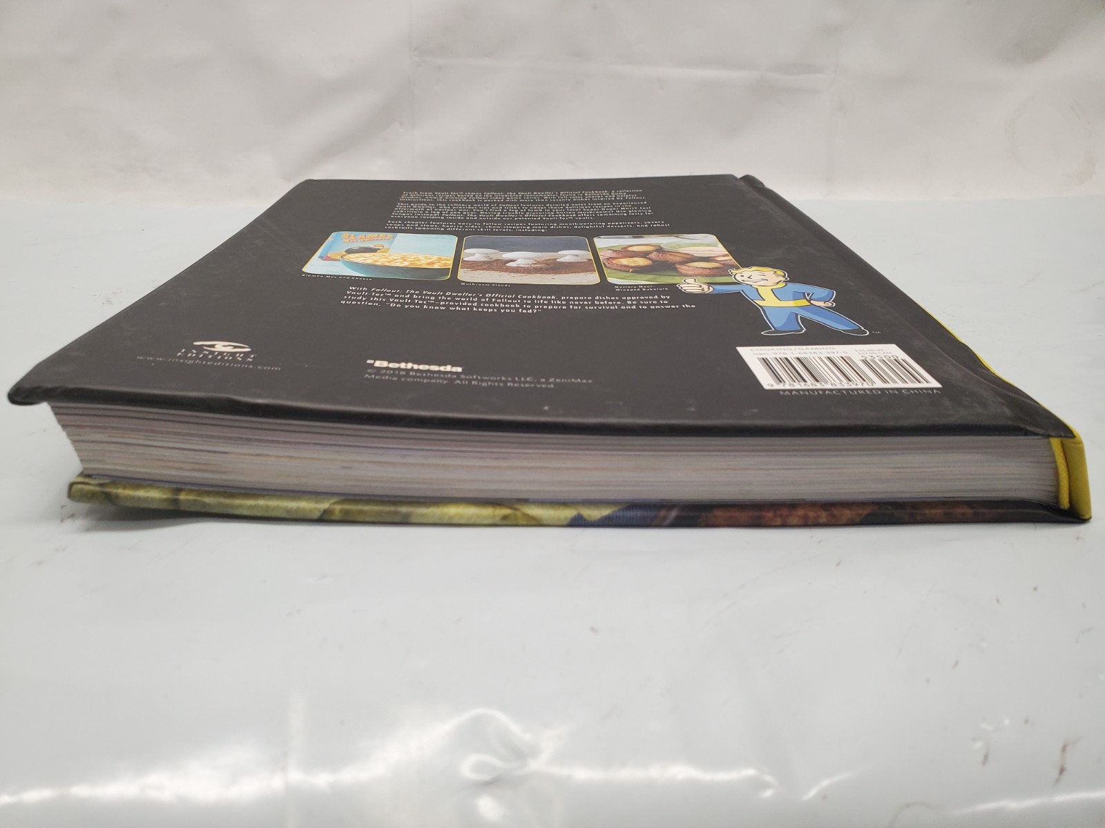 Fallout: The Vault Dweller’s Official Cookbook – Hardcover *Good Cond.