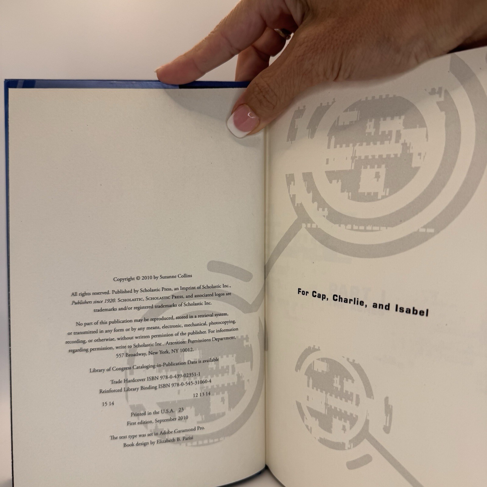 Mockingjay by Suzanne Collins First 1st Edition Hardcover 2010 Hunger Games Book