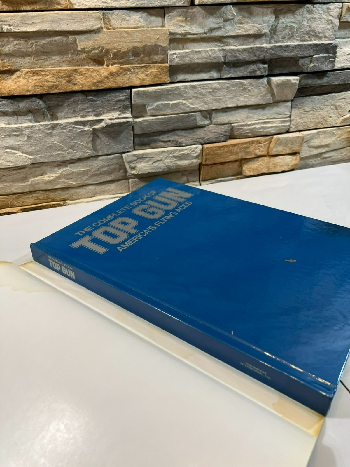 The Complete Book of Top Gun by Andy Lightbody and Joe Poyer 1990 HCDJ