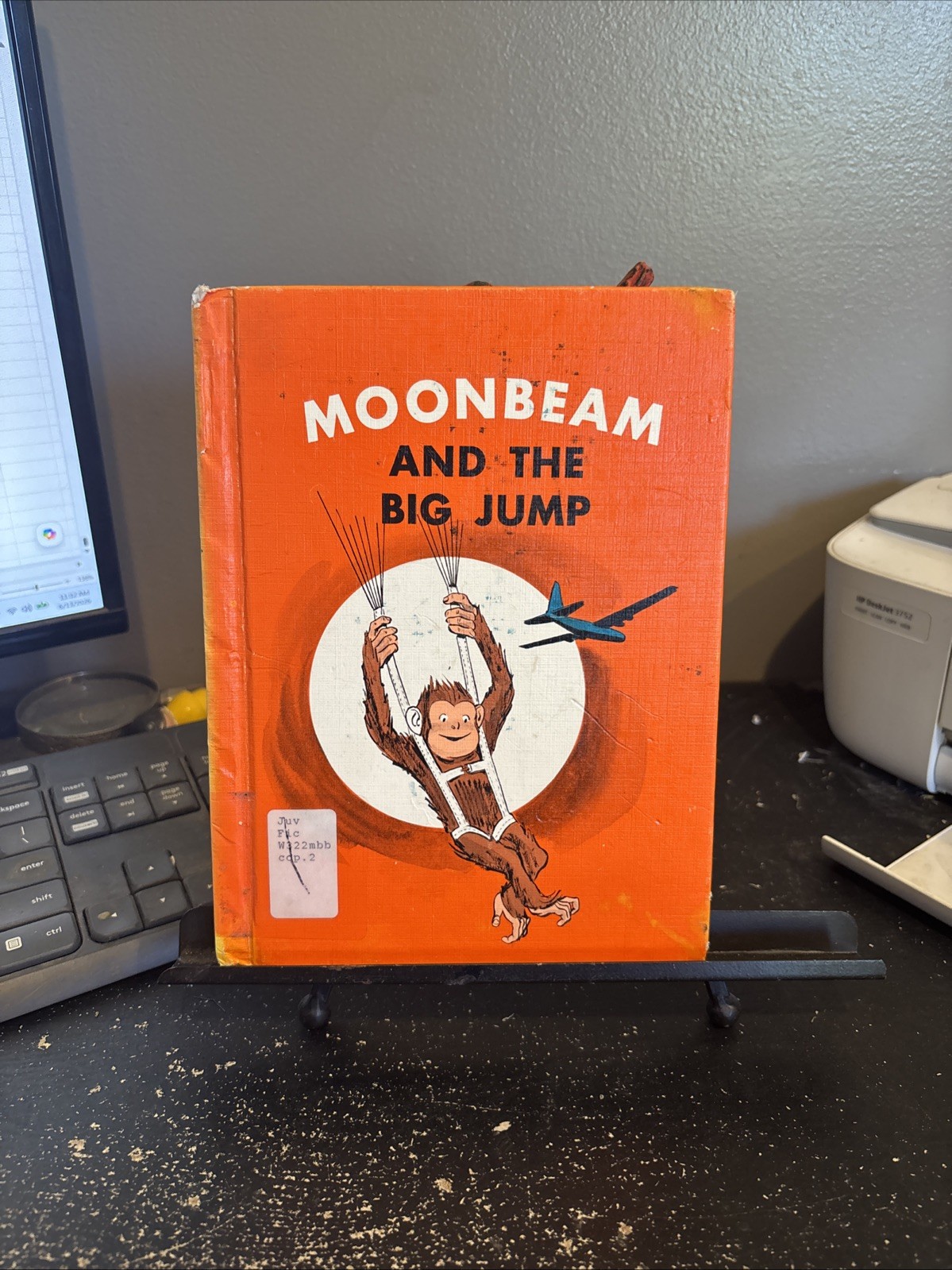 Moonbeam and the big jump (The Moonbeam books) 1974 HC Edition