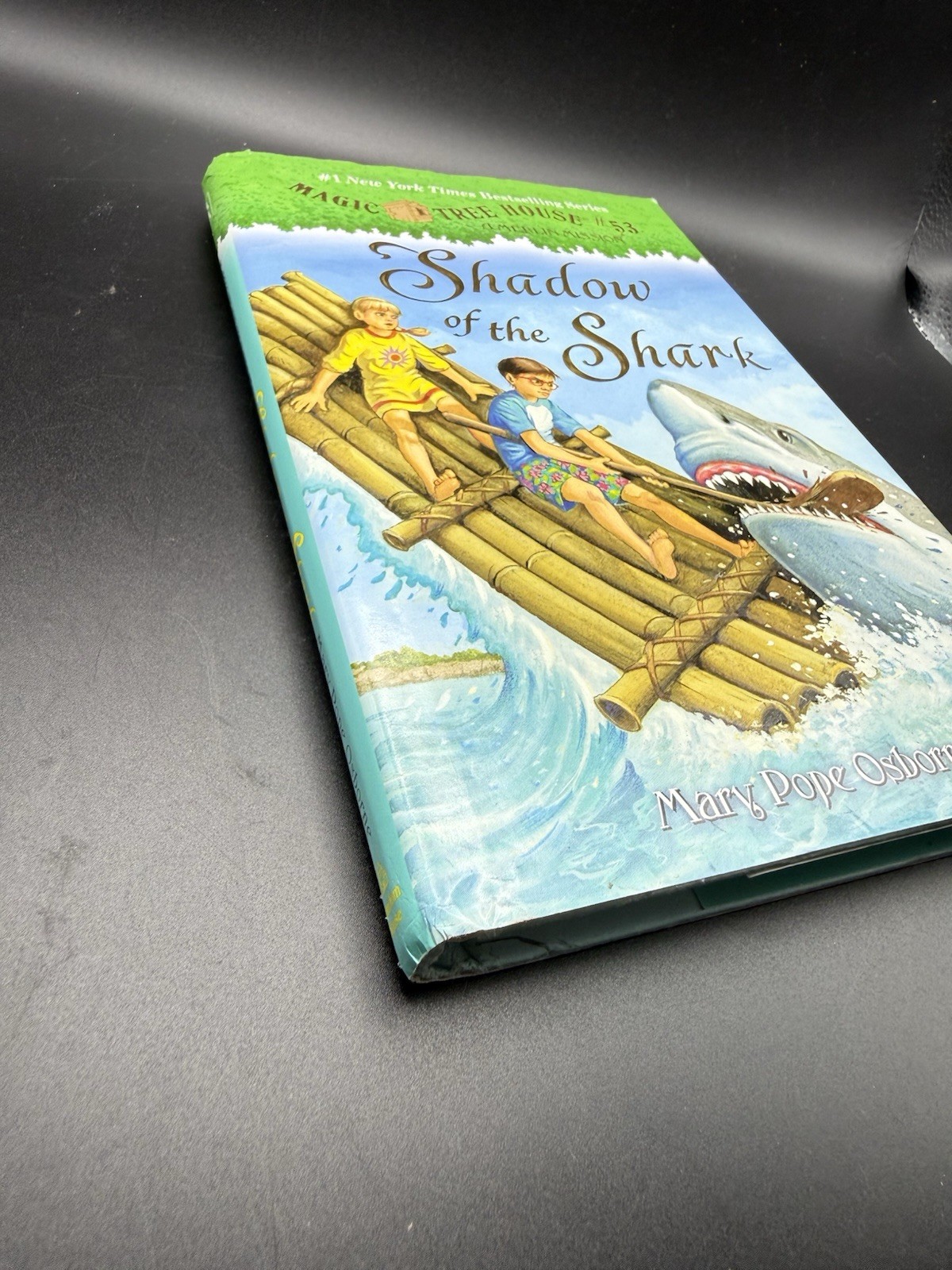 Shadow of the Shark (Magic Tree House Merlin Mission), Osborne, Mary Pope, Book