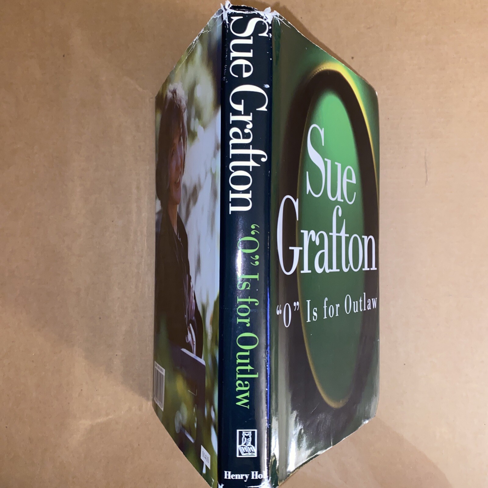 “O” Is for Outlaw , Sue Grafton HC DJ 1999 274 PAGES FREE SHIPPING IN USA