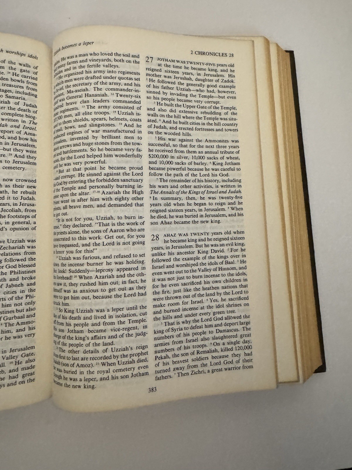 Vintage 1973 The Living Bible Paraphrased Hardcover Tyndale Christian Scripture