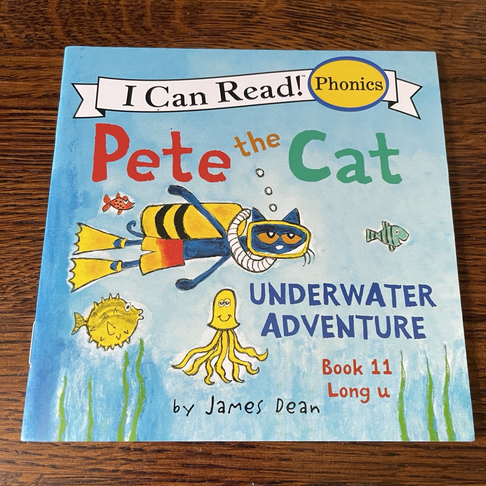 Pete The Cat I Can Read Phonics 11 Book Lot & Plush James Dean Red & Blue Shoes