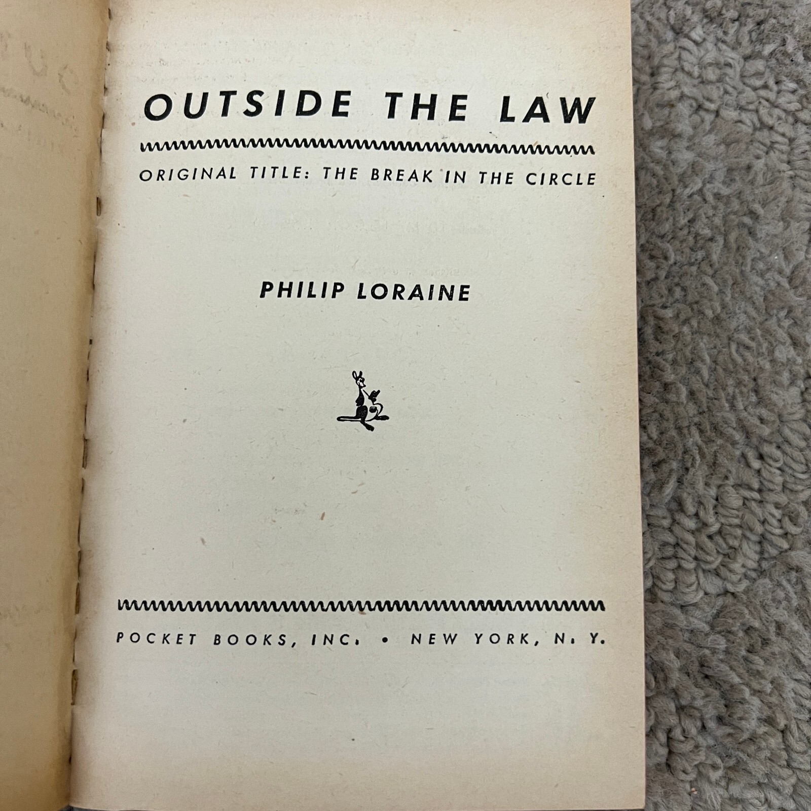 Outside the Law Mystery Paperback book by Philip Loraine from Pocket Book 1962
