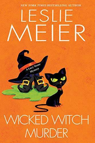 Wicked Witch Murder (A Lucy Stone Mystery) – Paperback – VERY GOOD