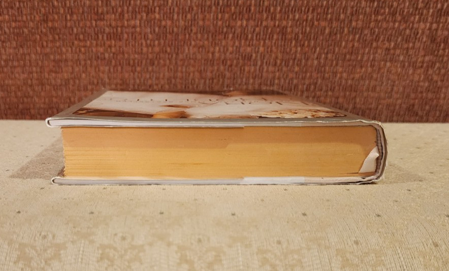 Signed – Vision in White by Nora Roberts Hardback w/Dust Cover *READ*