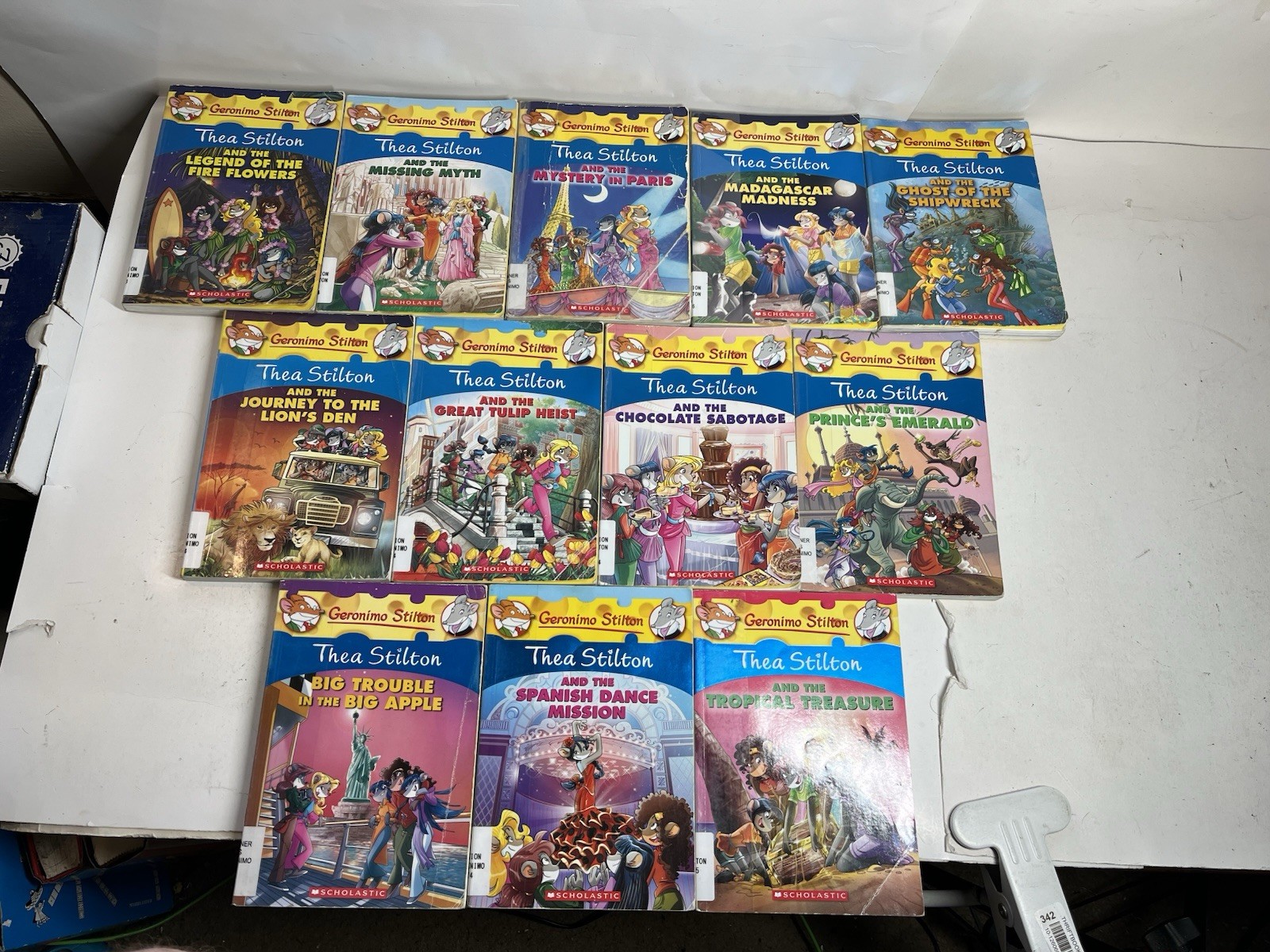 Thea Stilton Illustrated Paperback Book Lot Of 12 Scholastic Ex-Library Geronimo