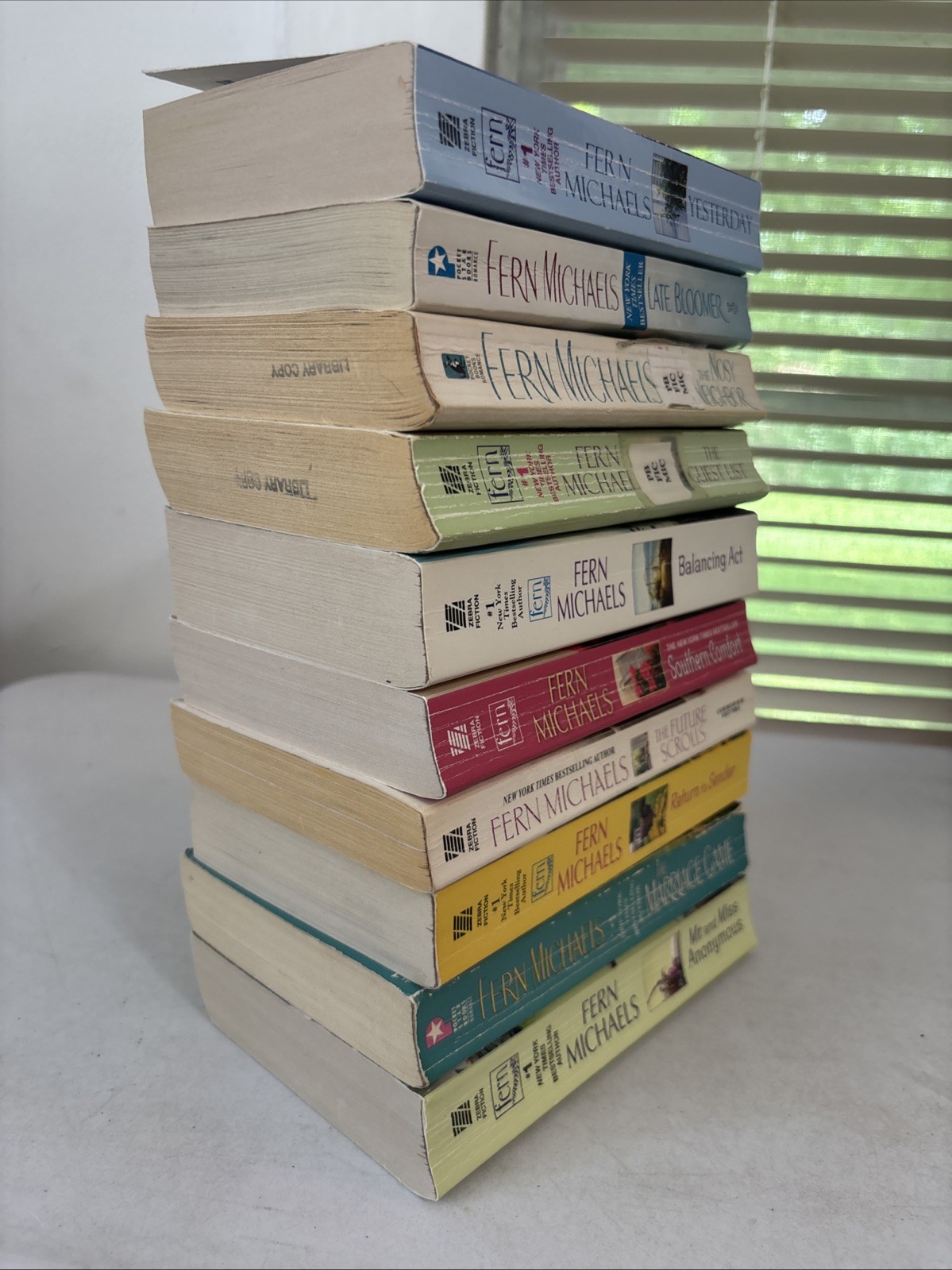 Lot of 10 – Fern Michaels – Mass Paperback Books – FREE SHIPPING