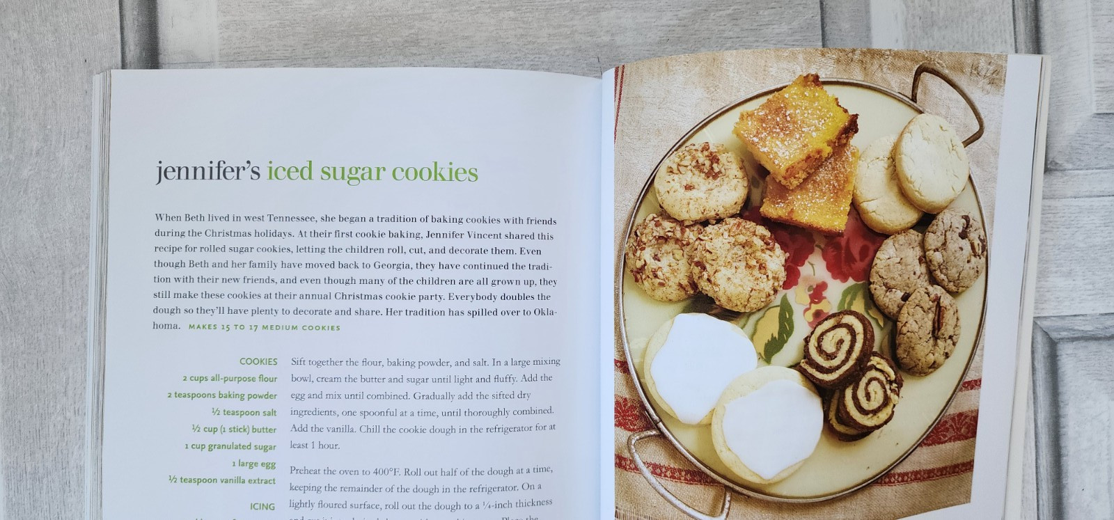 Home Cooking Trisha Yearwood paperback cookbook 2010 Southern recipes 223 pages