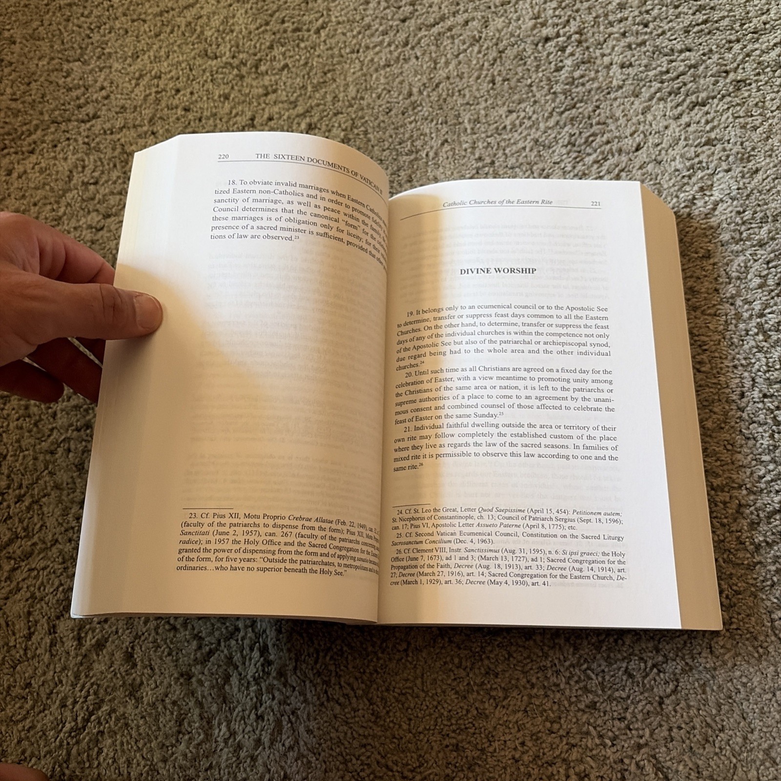 The Sixteen Documents of Vatican II, Ecclesial Classics 1999 Softcover