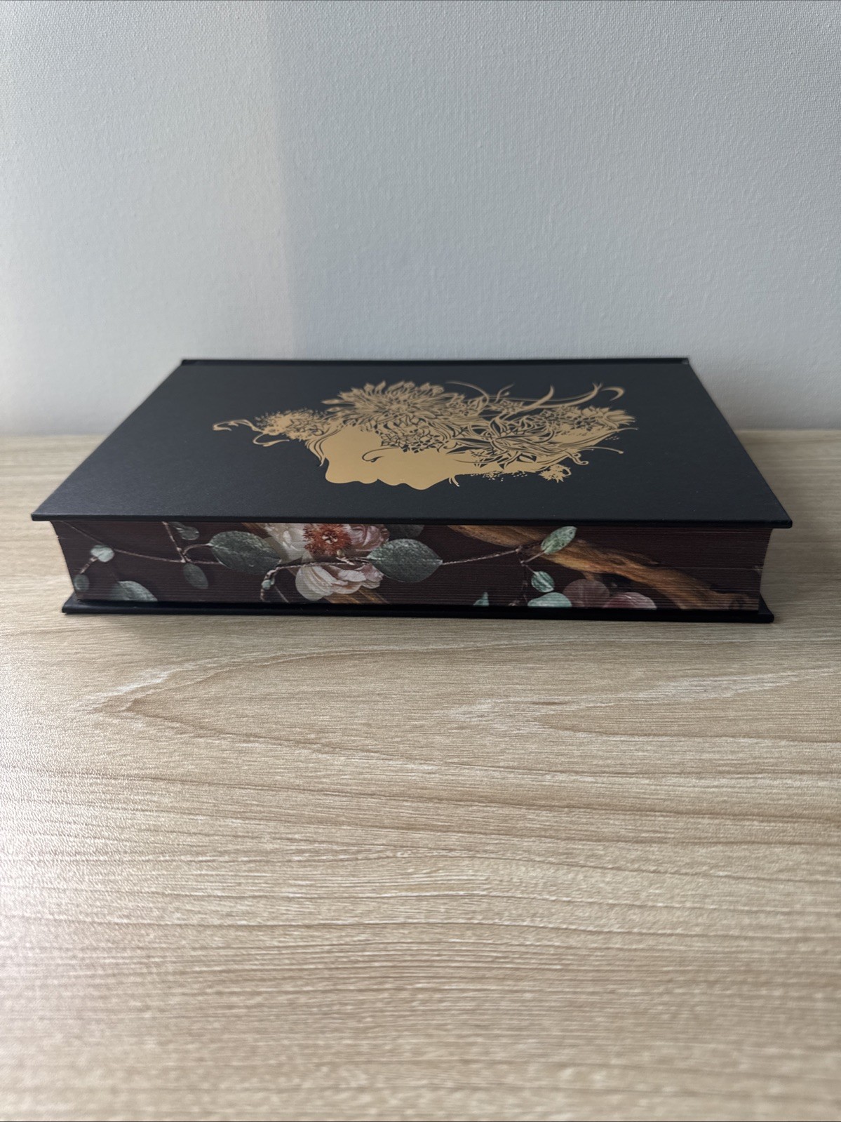 Shield of Sparrows Devney Perry GOLD Edition Sprayed Edges Deluxe First Print