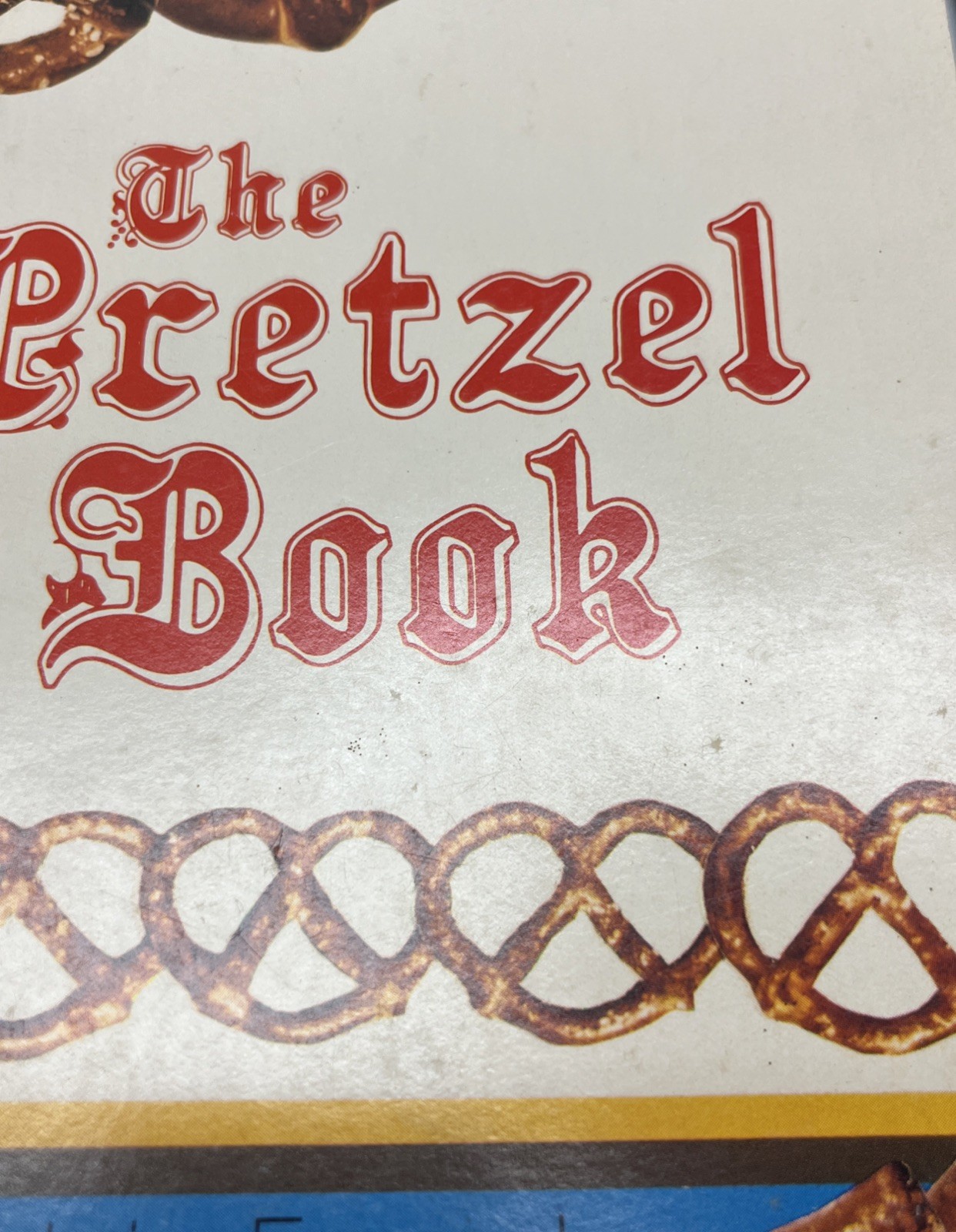 THE PRETZEL BOOK By Phyllis Raybin Emert Rare Paperback 152 Pages