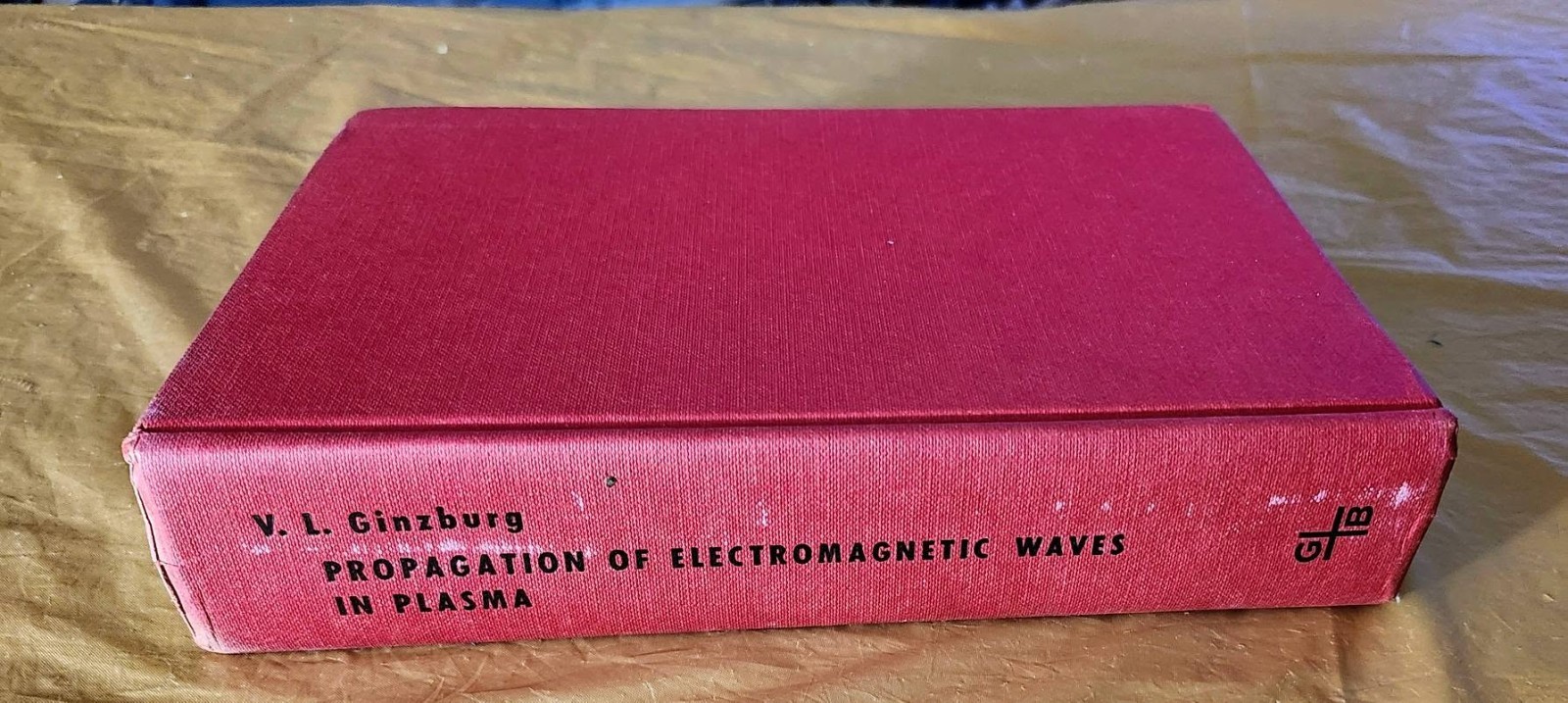 PROPAGATION OF ELECTROMAGNETIC WAVES IN PLASMA 1961 V. L. Ginzburg – Hardcover