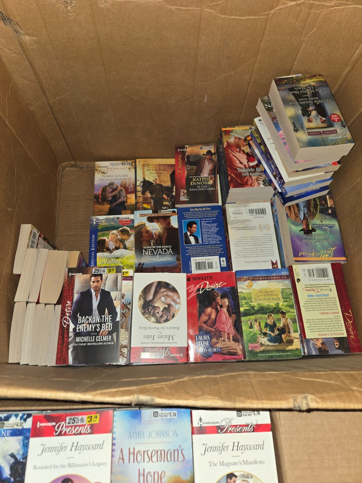 Mixed Bulk Lot of 10 Romance Fiction novels Paperback Books from Random Authors