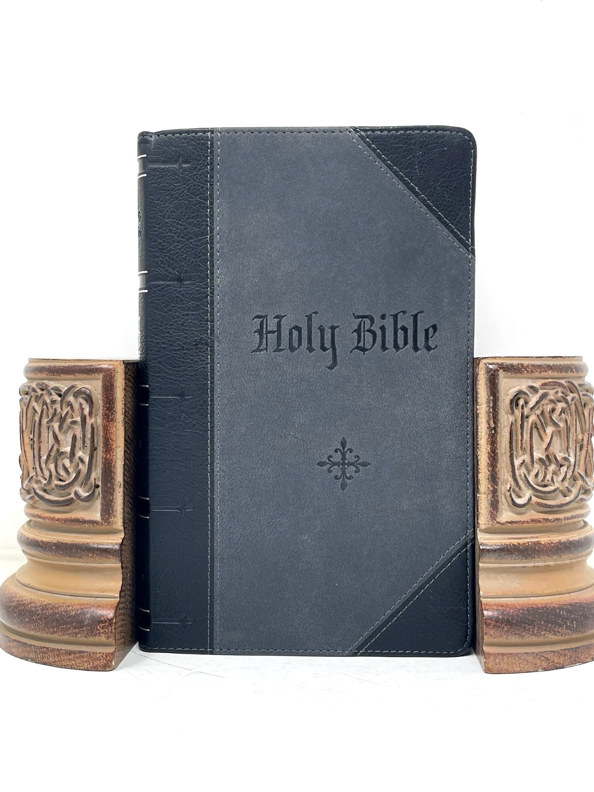 KJV HOLY BIBLE Black Giant Print Index Christian Art Publishers 2017