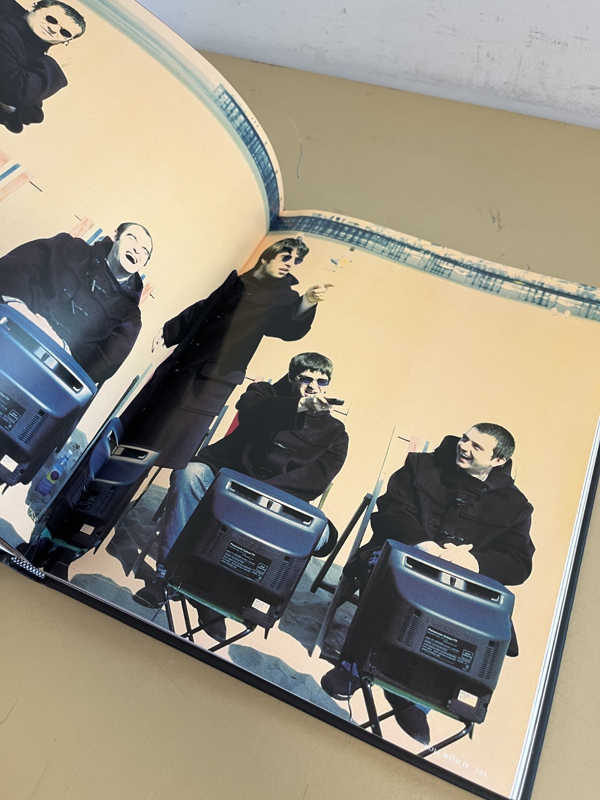 Supersonic The Oasis Photographs By Michael Spencer Jones, PLEASE READ