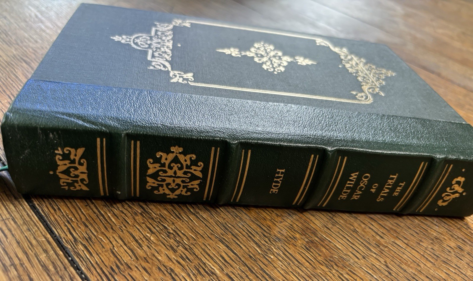 The Trials of Oscar Wilde by H. Montgomery Hyde Notable Trials Library 1989 Gold