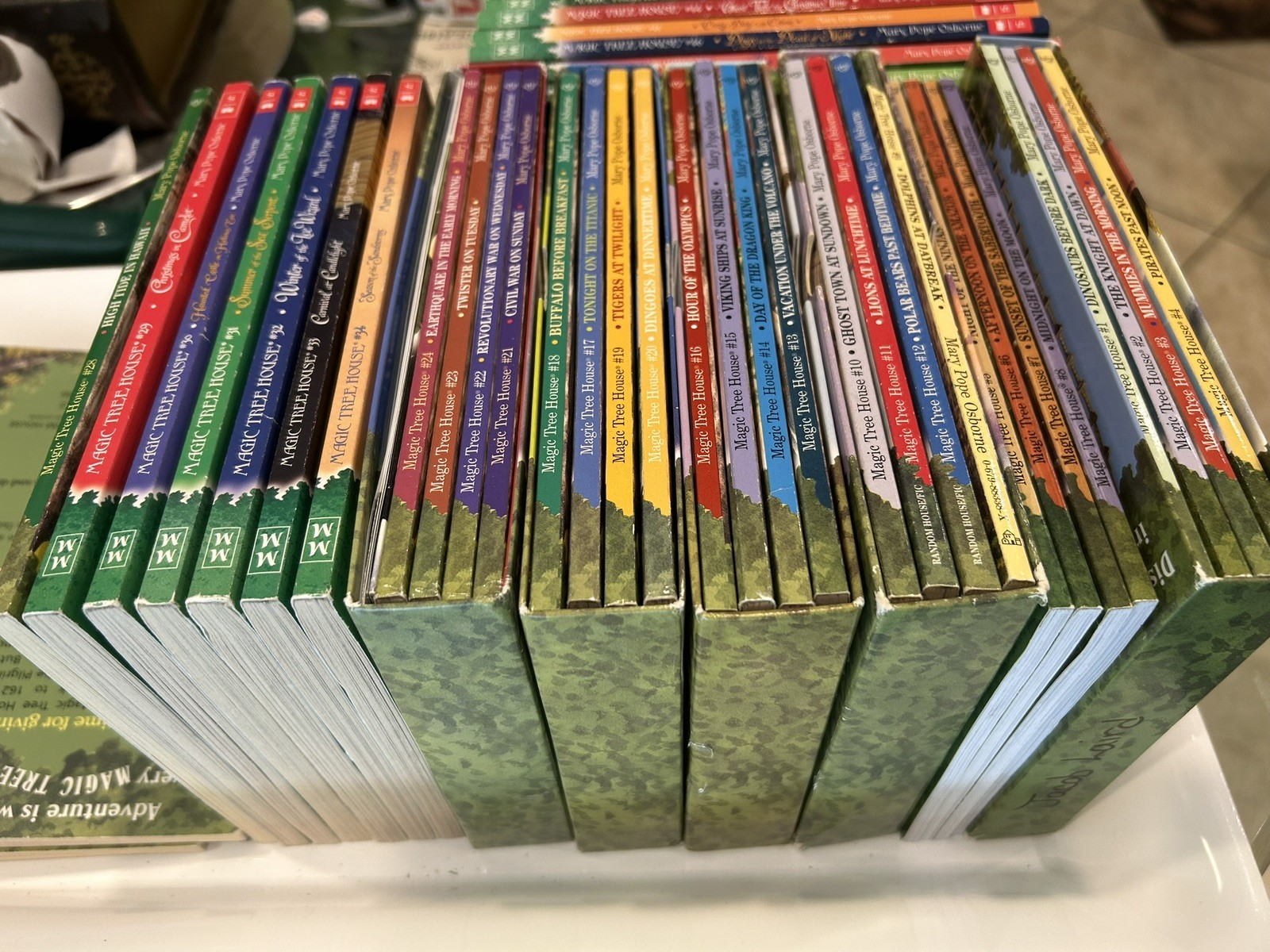 “Magic Tree House Complete Lot 1-48 Book Set Mary Pope Osborne – LIKE New
