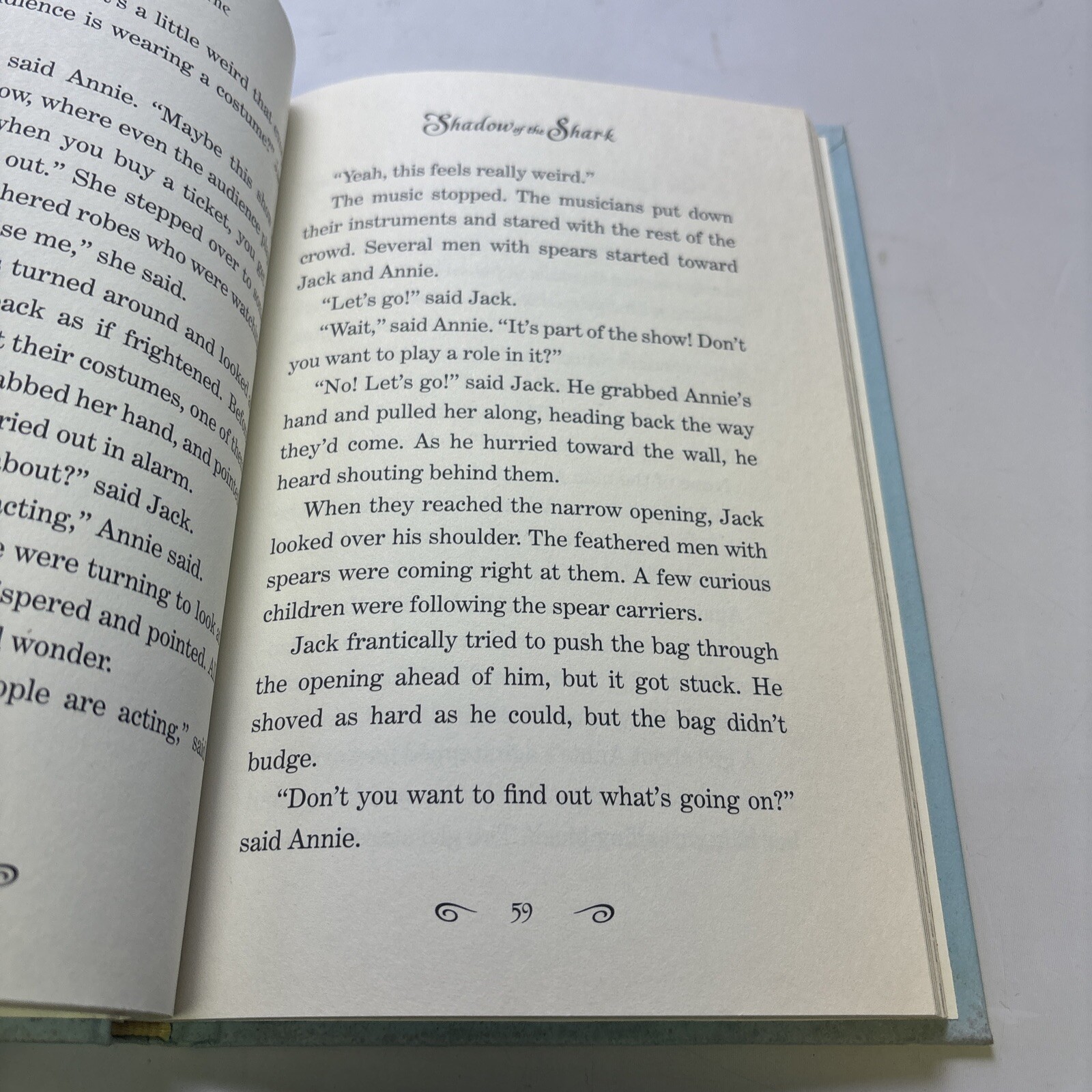 Shadow of the Shark – Magic Tree House #53 – Mary Pope Osborne