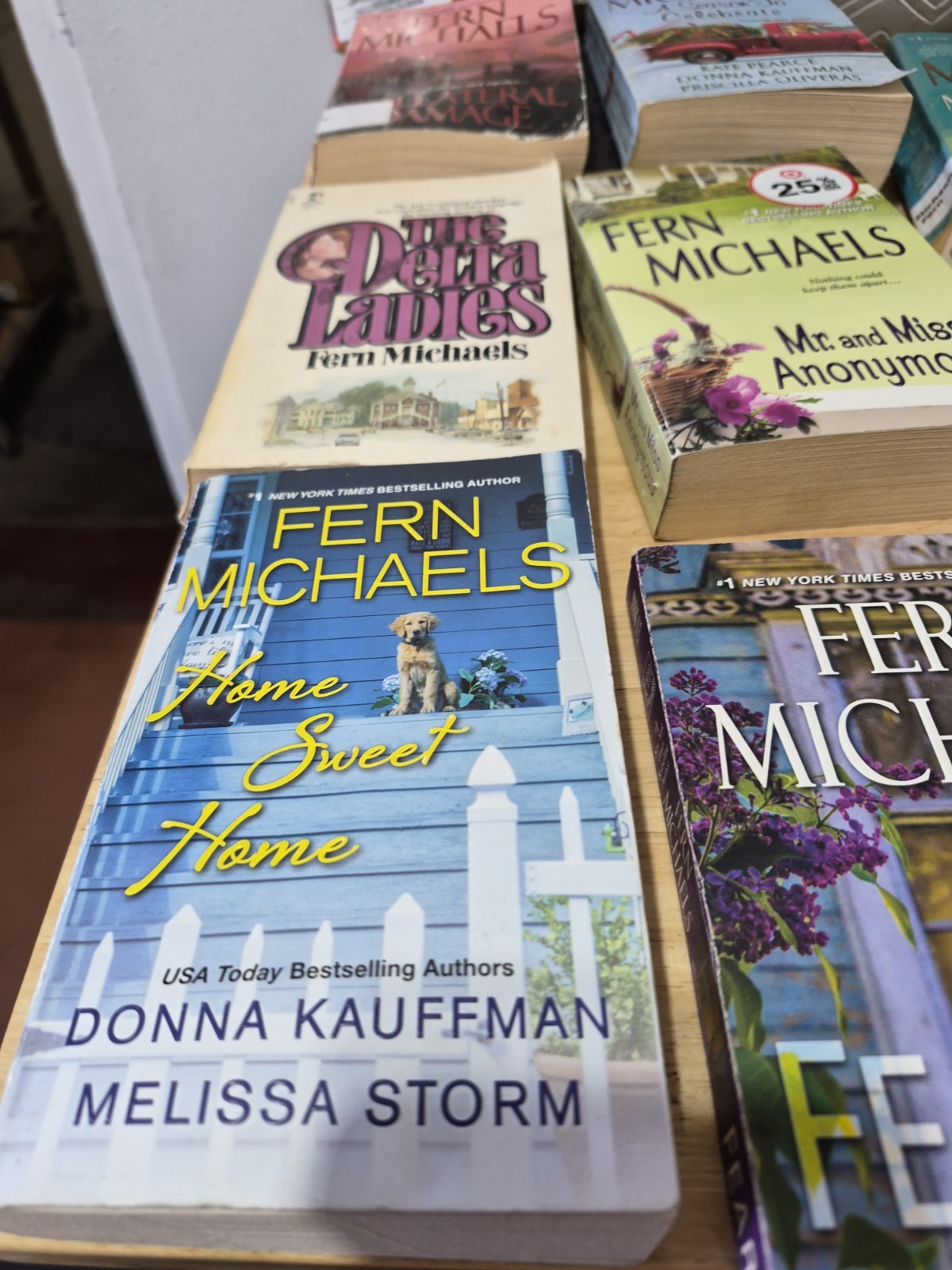 Lot of 10 Fern Michaels Paperback Books TITLES SEEN