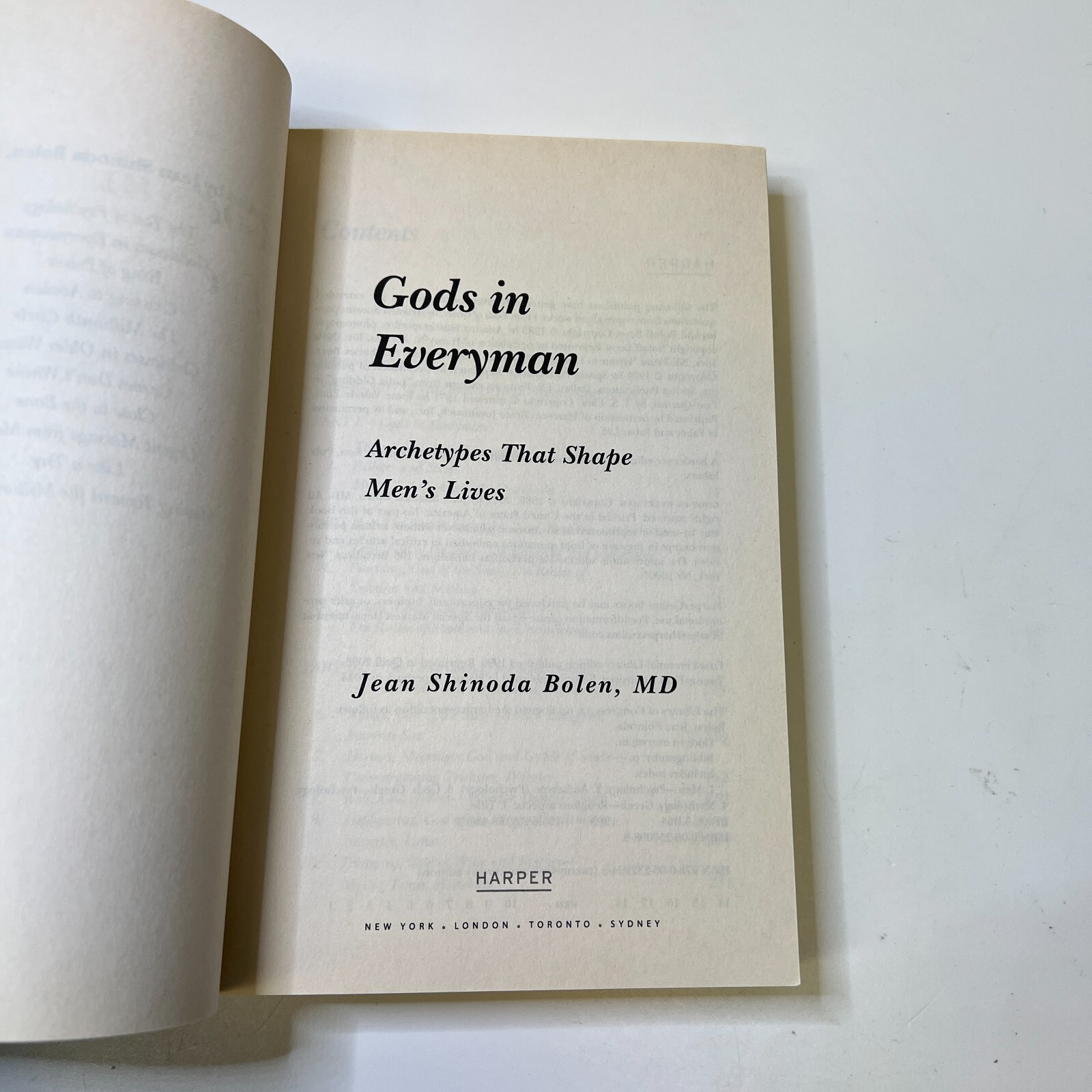 Gods in Everyman: Archetypes That Shape Men’s Lives by Jean Shinoda Bolen (Engli