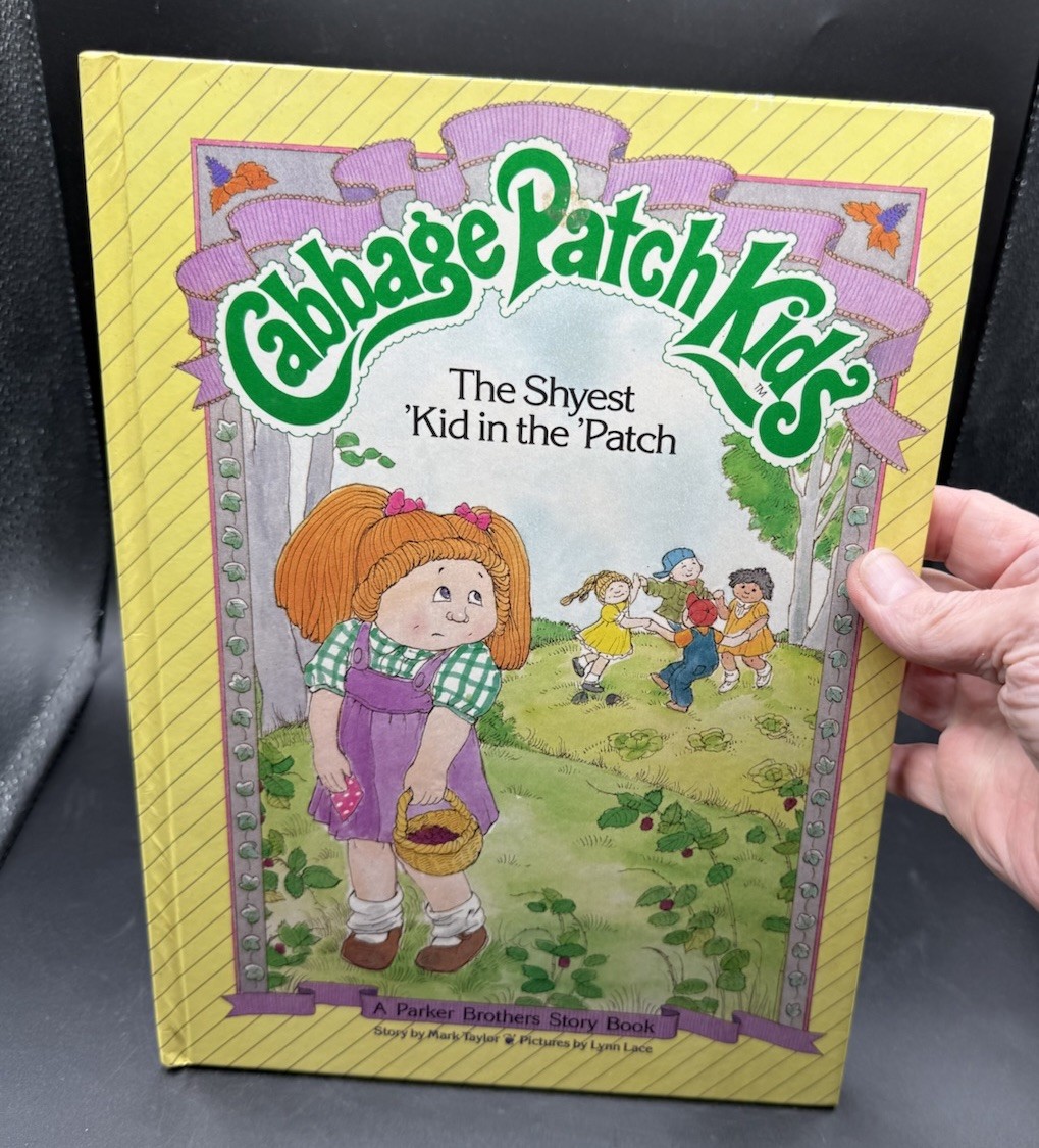 Cabbage Patch kids – The shyest kid in the patch Hard Cover RARE VINTAGE