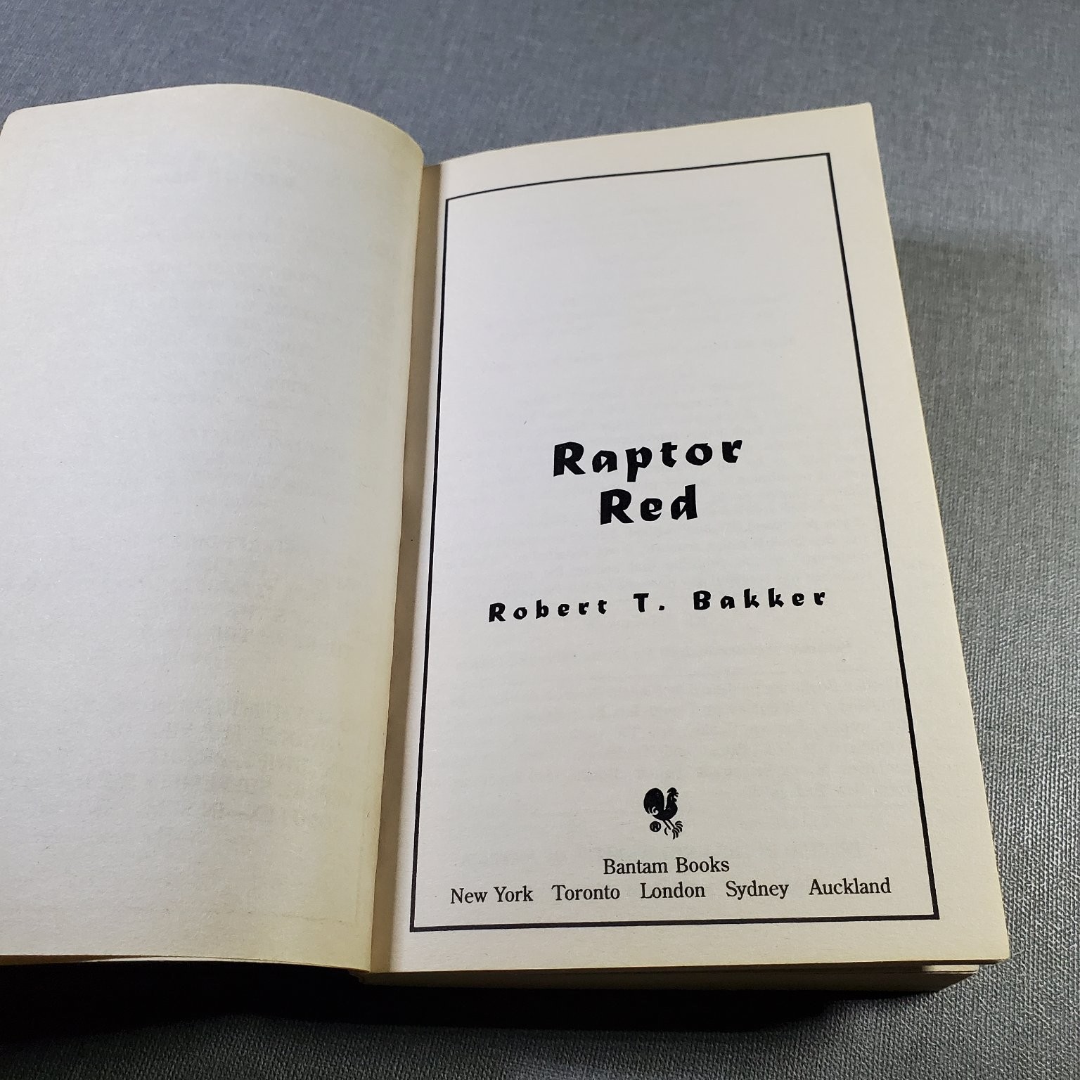 Raptor Red Robert T. Bakker 1996 First Paperback Edition Dinosaur Sci-Fi Bantam