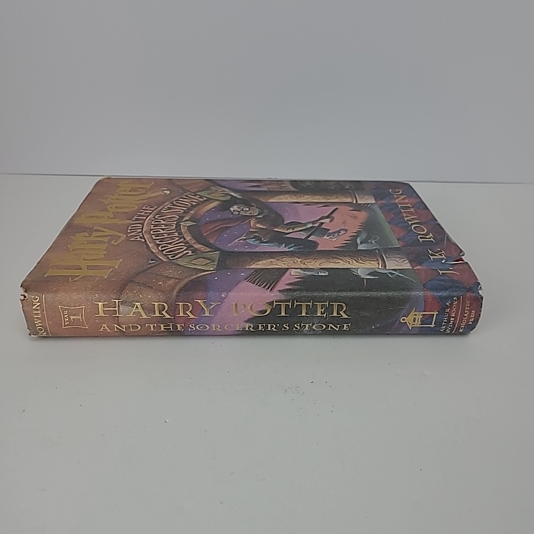 HARRY POTTER & SORCERER’S STONE Hardcover J.K. Rowling 1st EDITION 1998