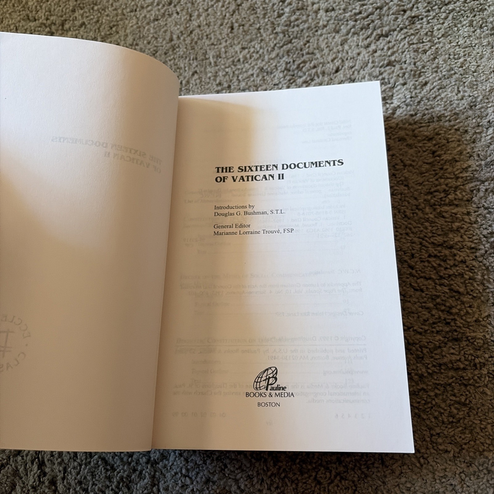 The Sixteen Documents of Vatican II, Ecclesial Classics 1999 Softcover