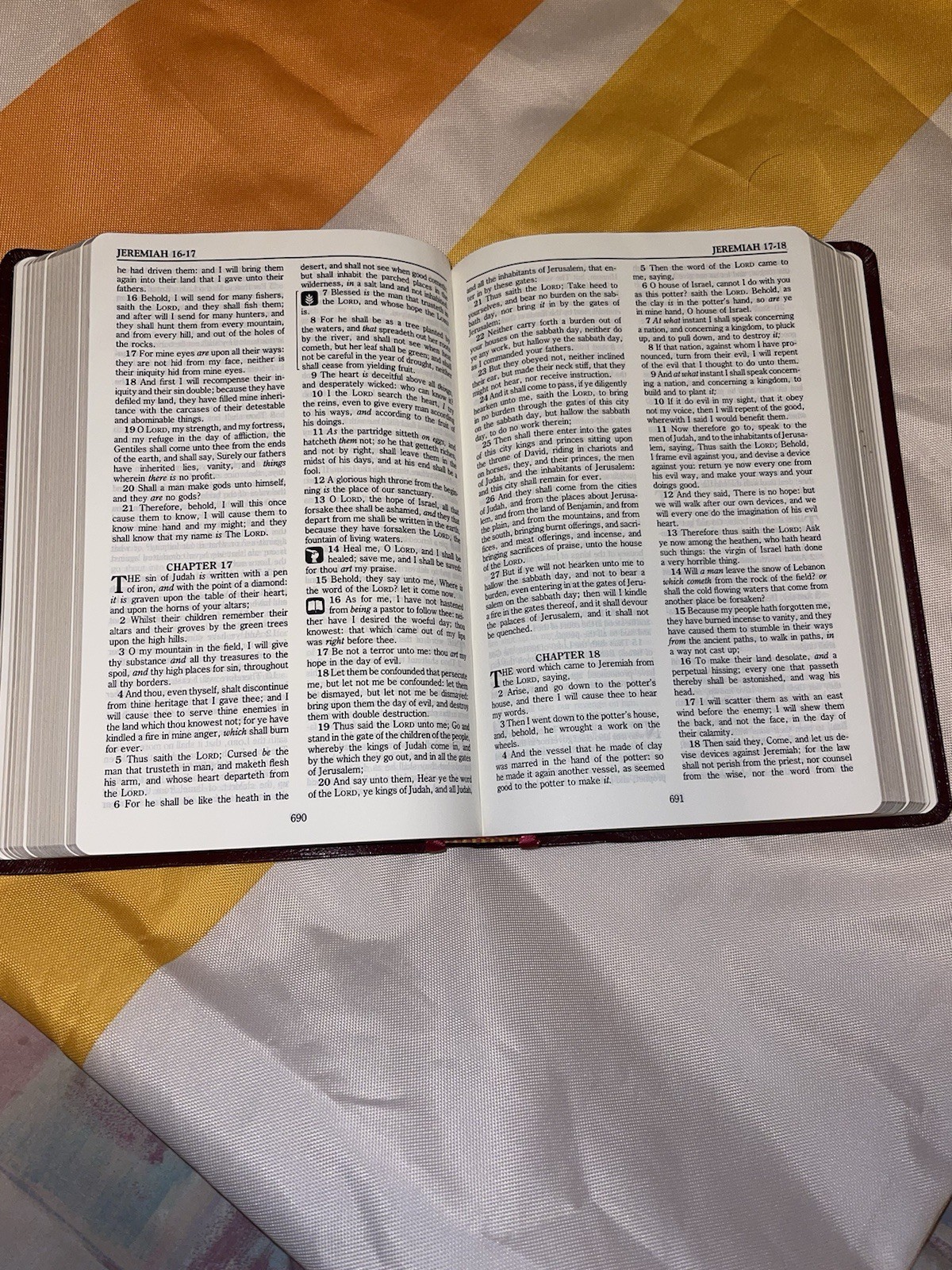 RARE The Word Study Bible/ KJV/ Red Letter/ Concordance: Harrison House, 1990