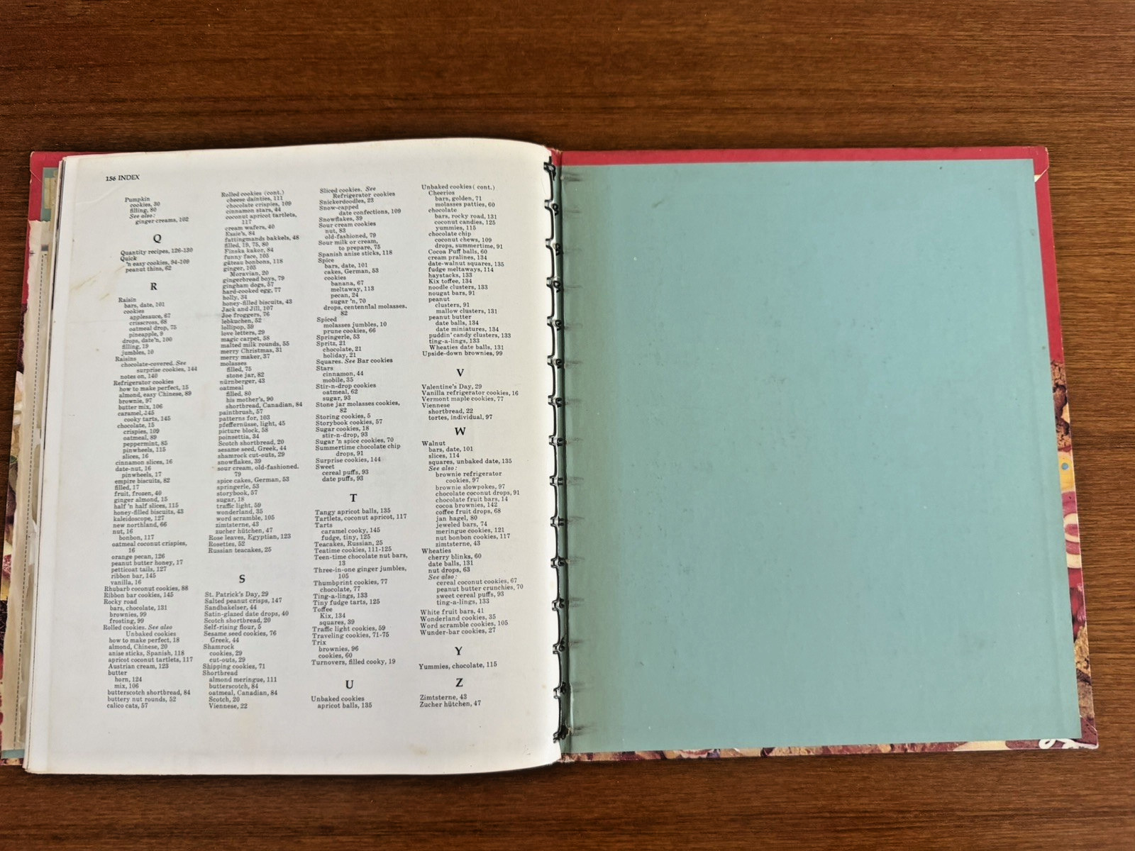 Vintage Cookbook Betty Crocker’s 1963 Cooky Book with Recipe Clippings Notes