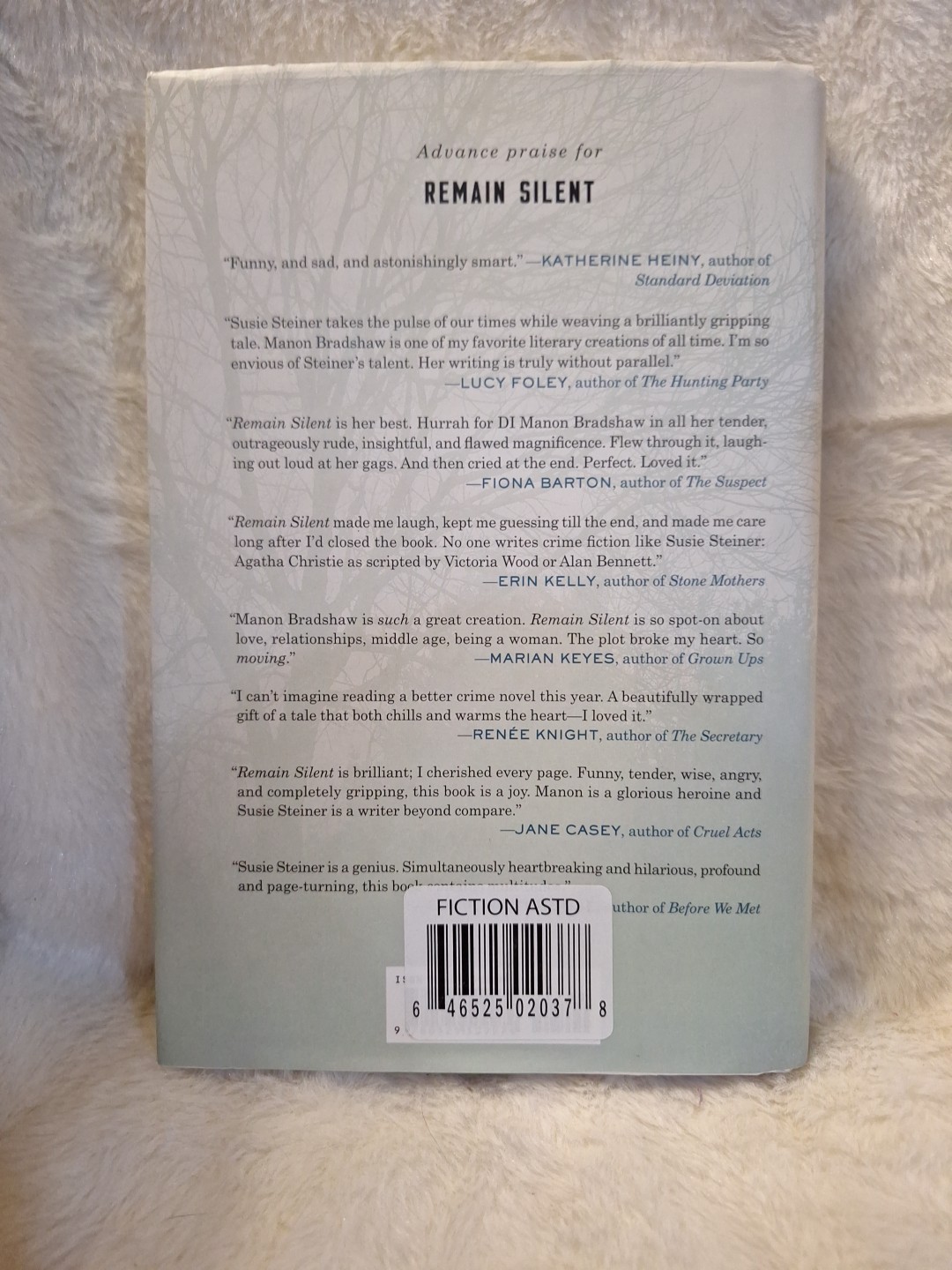 ✨️Remain Silent: A Manon Bradshaw Novel by Steiner, Susie✨️